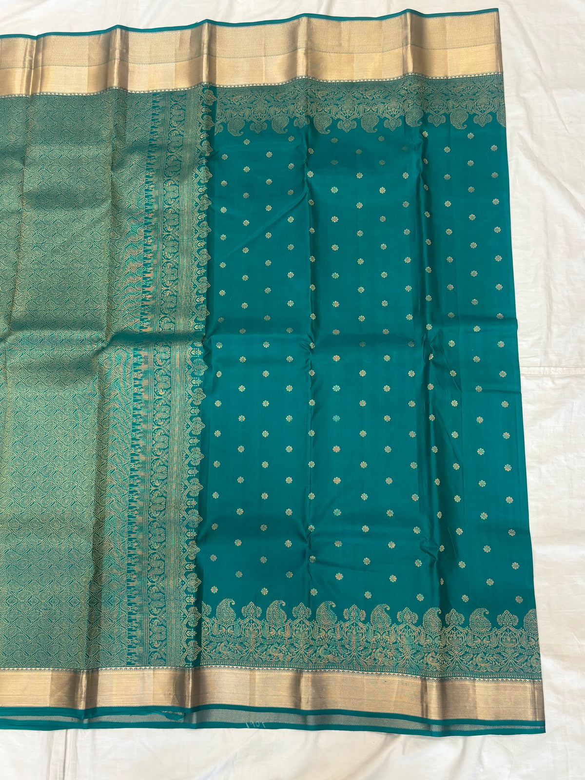 Ezhili handloom softsilk saree - Pure silk saree