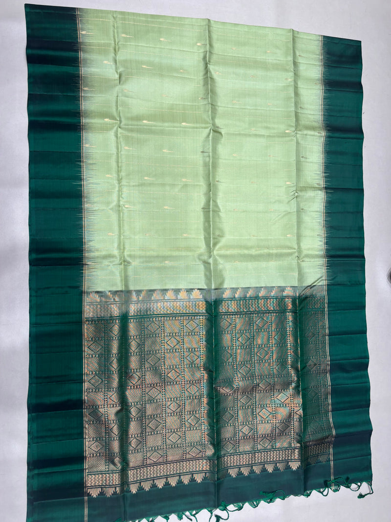 Leelavathi green handloom softsilk saree - Pure silk saree- contrast color