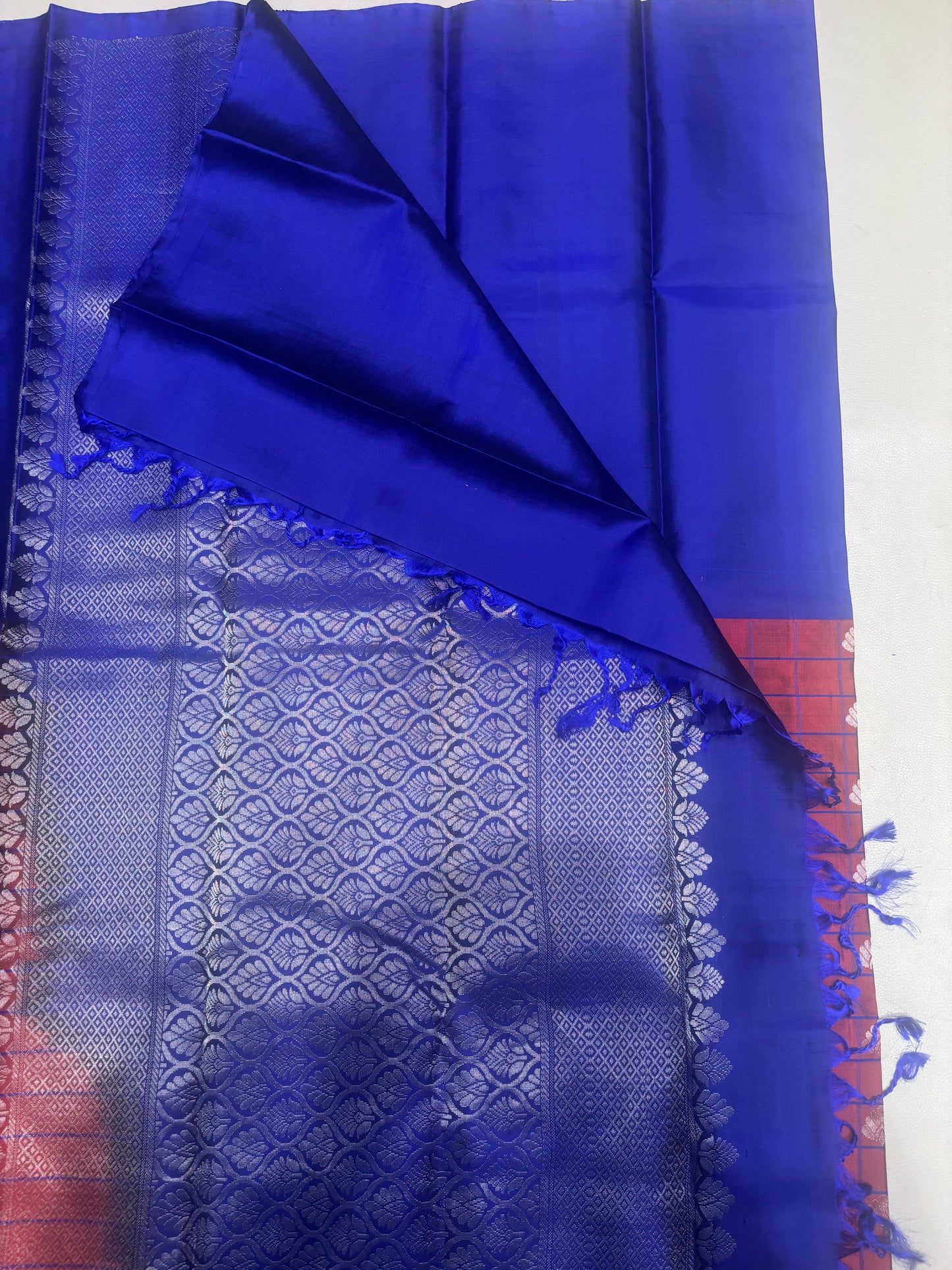 Yuvi long border handloom softsilk saree - Pure silk saree- long border