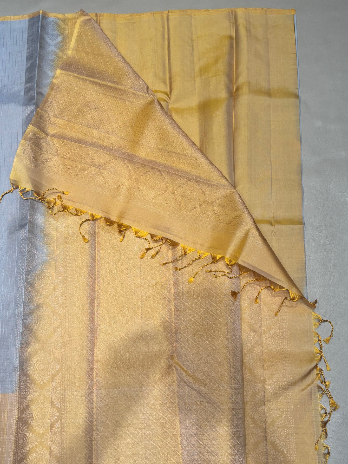 Vaidoori powder blue handloom vaira oosi softsilk saree - Pure silk saree