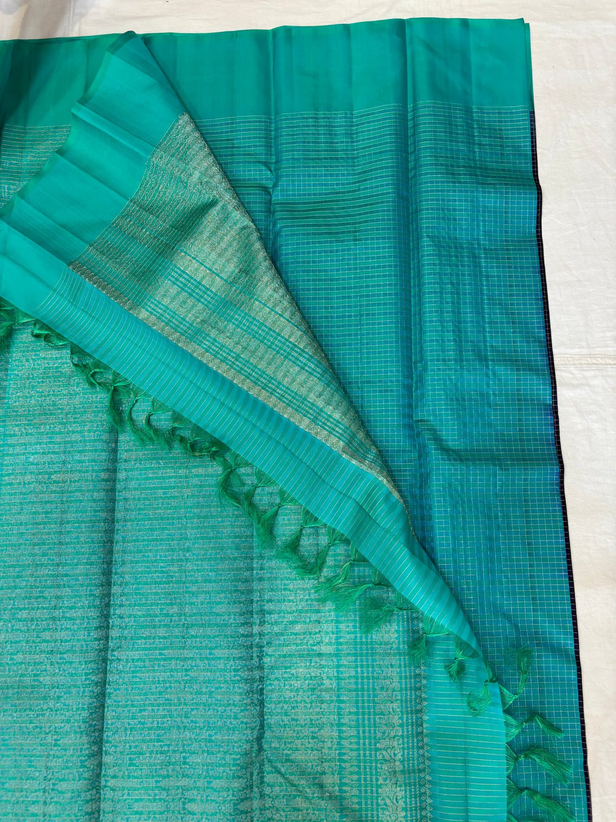 Ezhil handloom softsilk saree - Pure silk saree