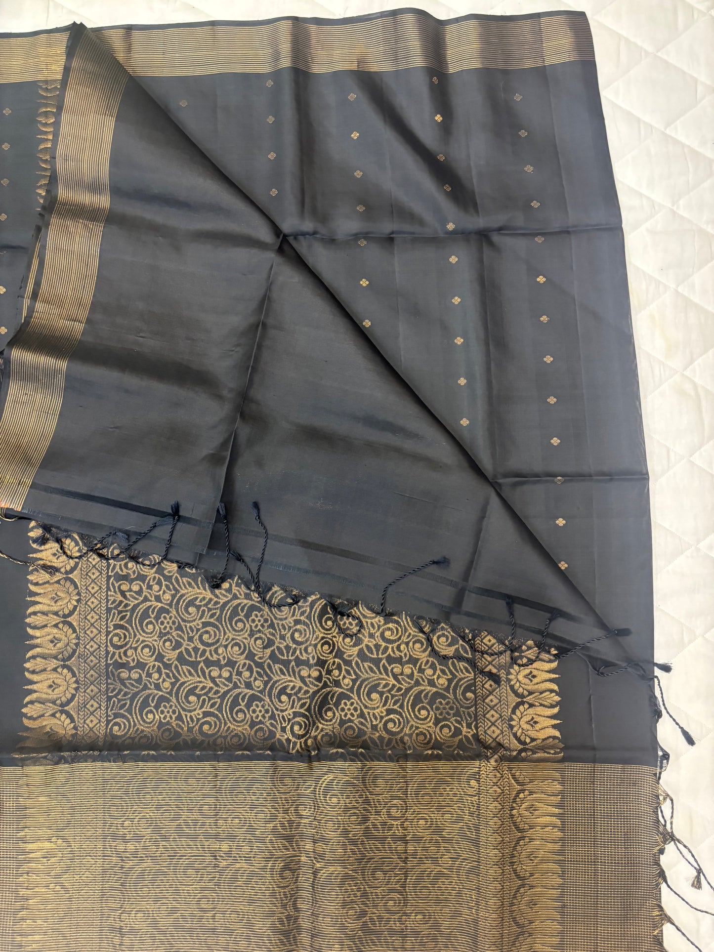 Senmozhi arani Zari Kattam saree - Pure silk saree