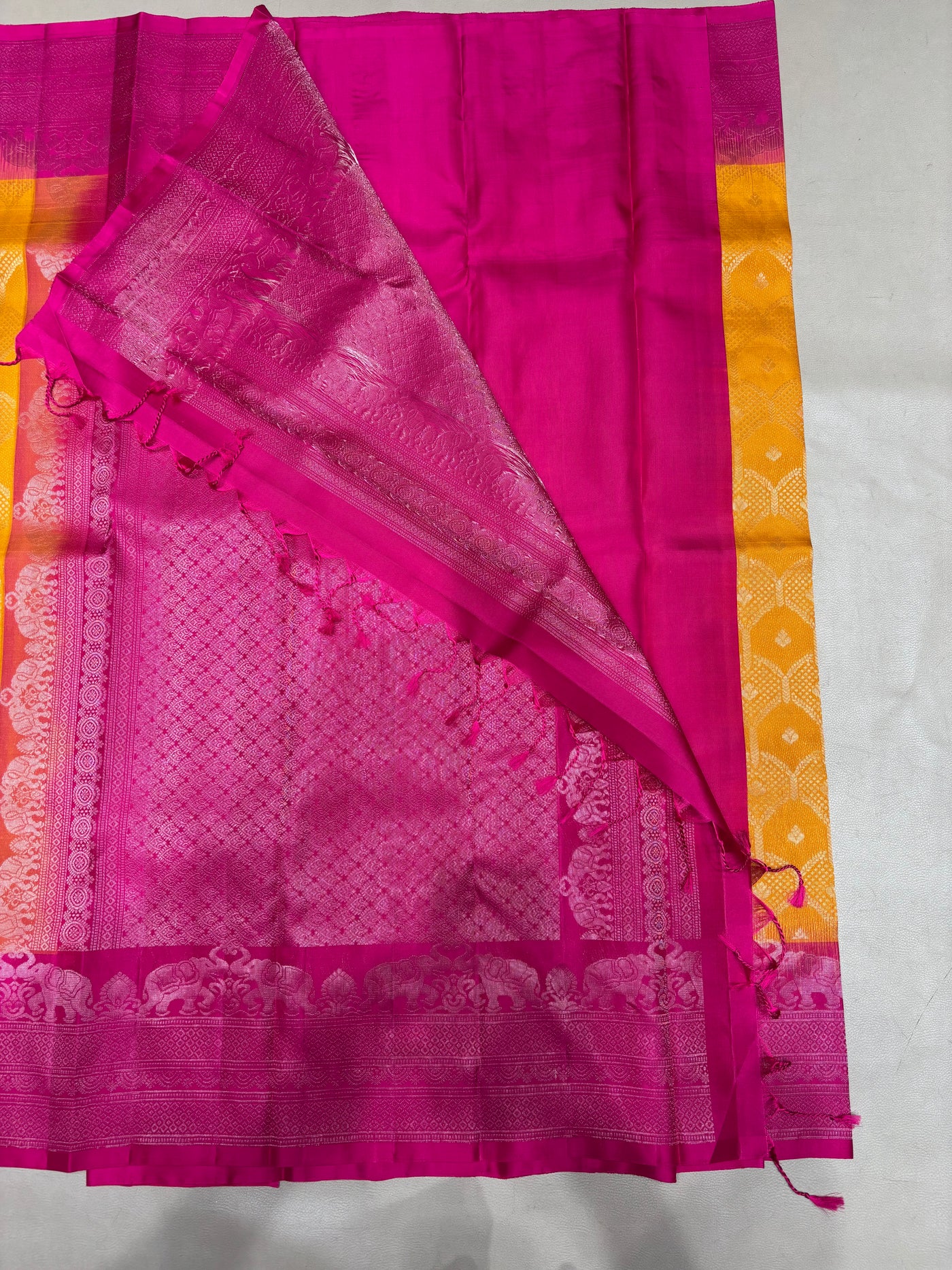 Tvesha all self handloom softsilk saree - Pure silk saree