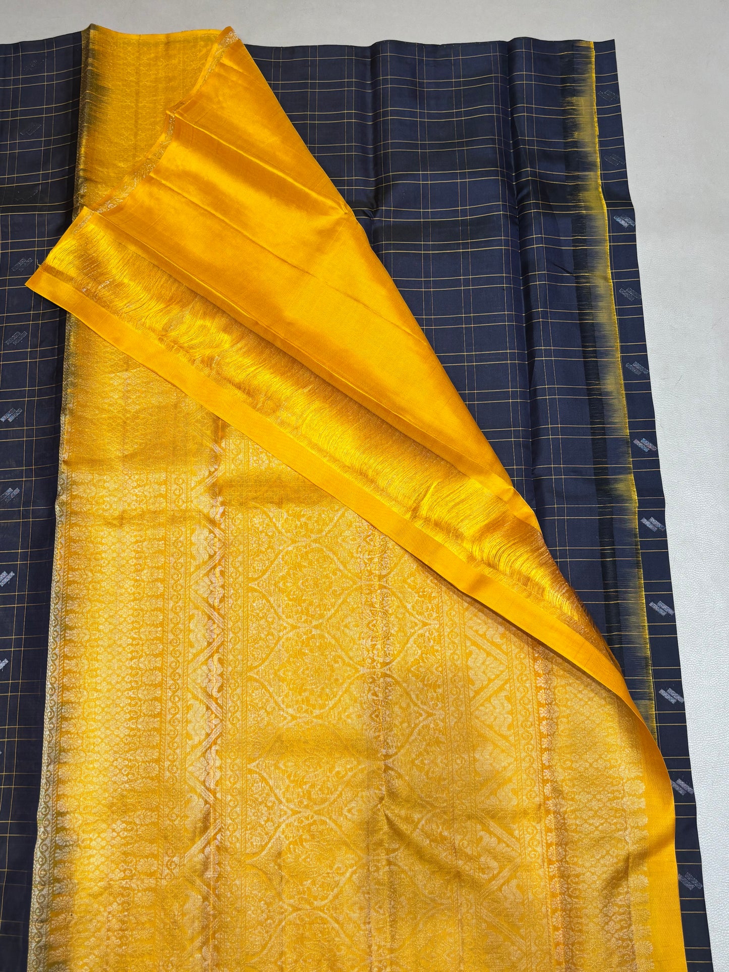 Paarvai handloom softsilk saree - Pure silk saree-AK1118