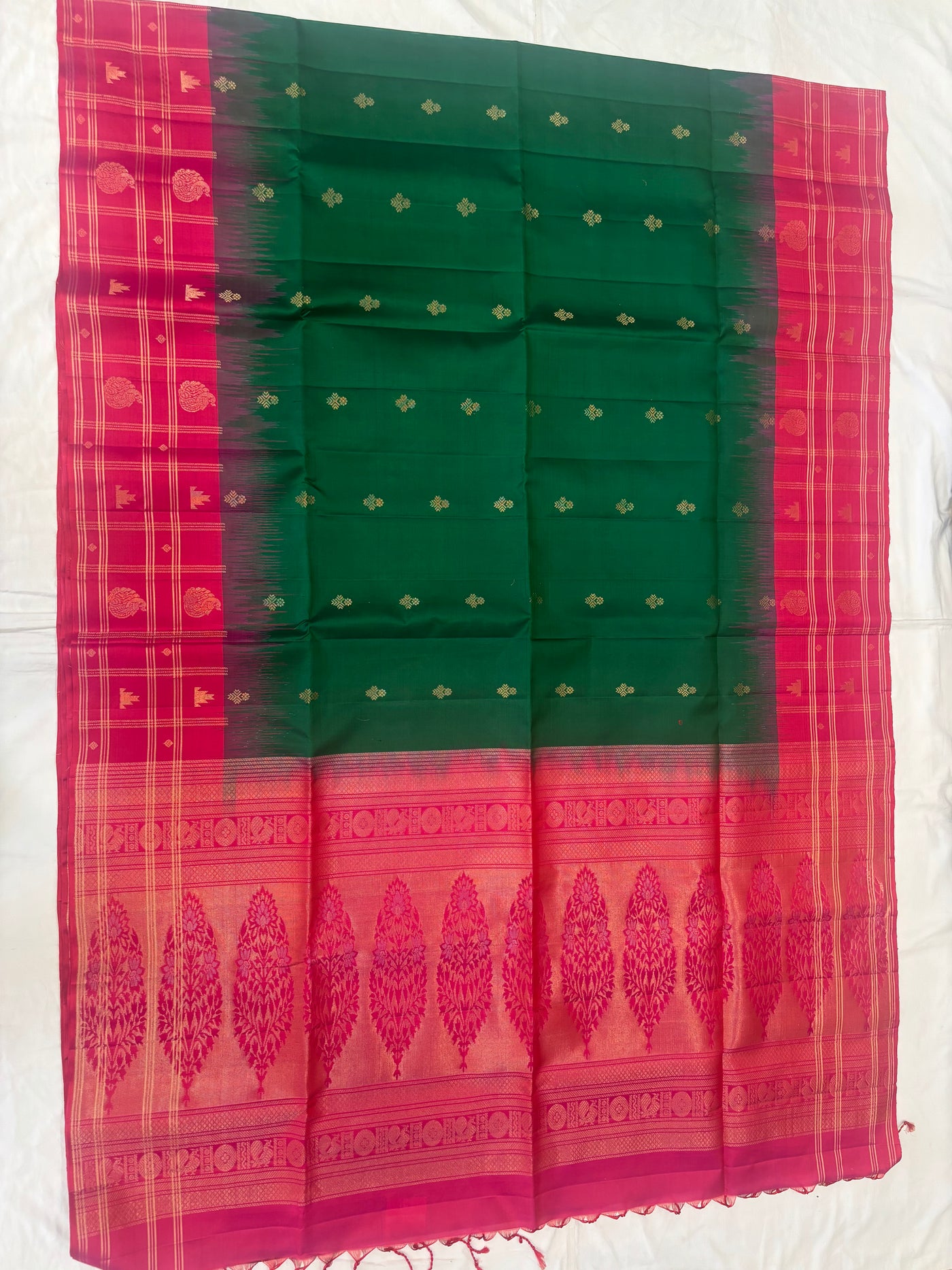 Vizhiyal handloom softsilk saree - Pure silk saree