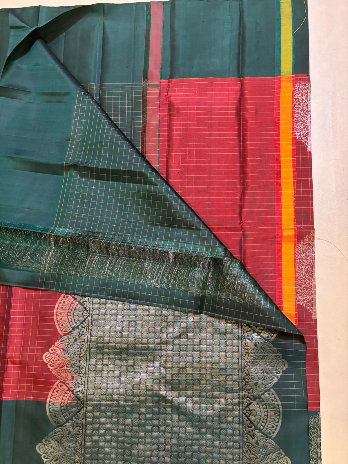 Amirtha handloom checked softsilk saree - Pure silk saree