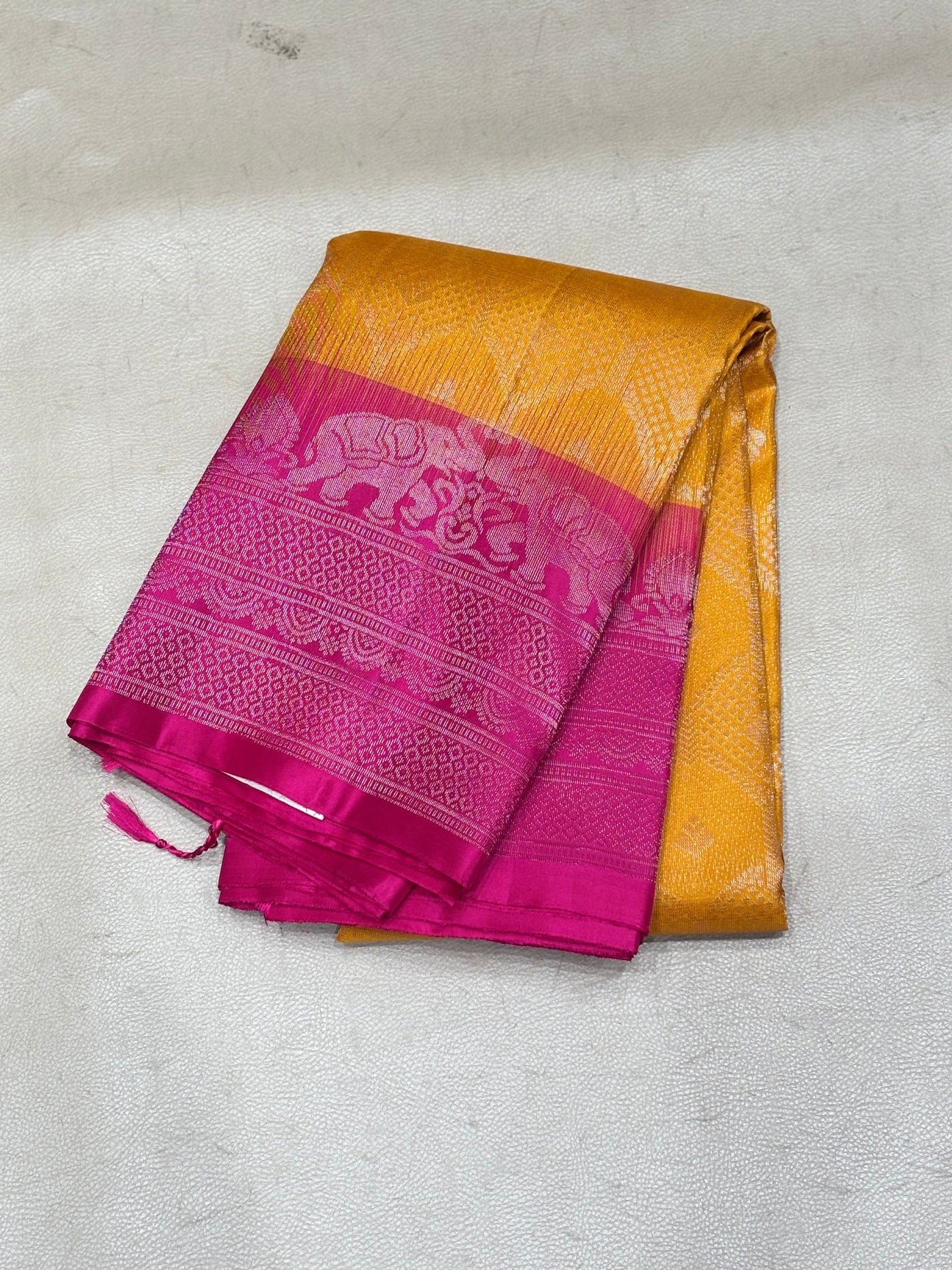 Tvesha all self handloom softsilk saree - Pure silk saree