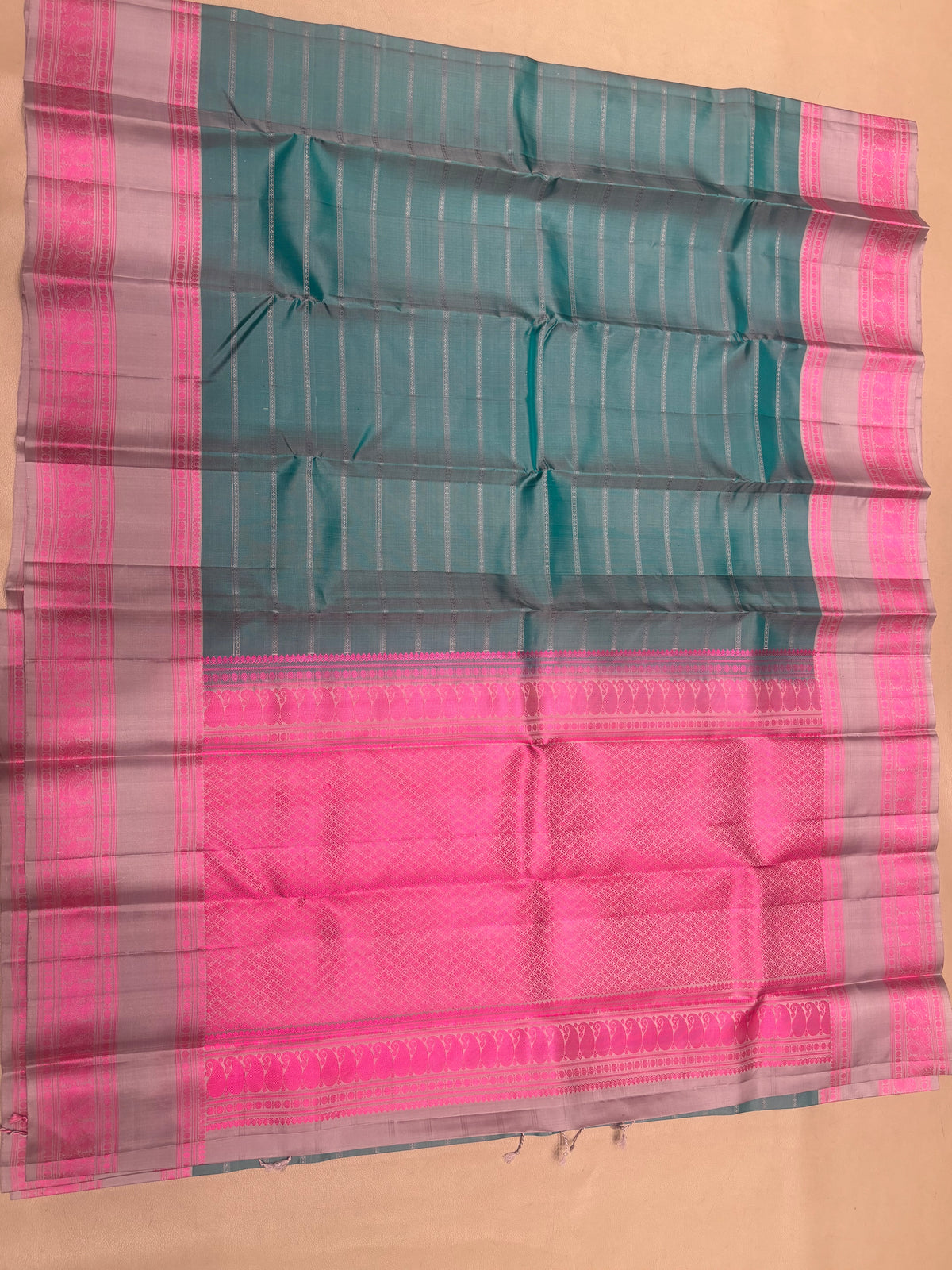 Charumati no zari handloom softsilk saree - Pure silk saree