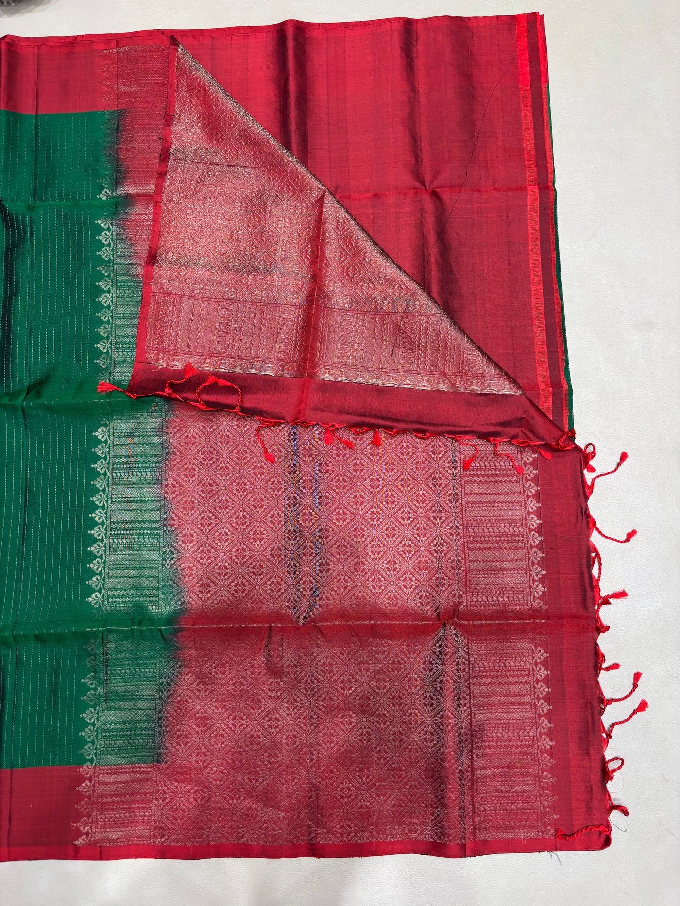 Paari green & red handloom softsilk saree - Pure silk saree