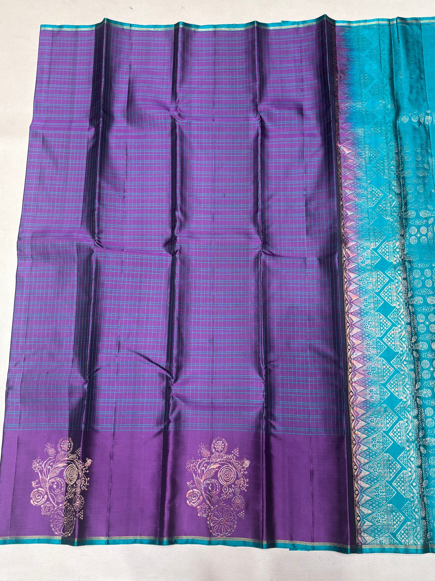 Charvi thread checks handloom softsilk saree - Pure silk saree