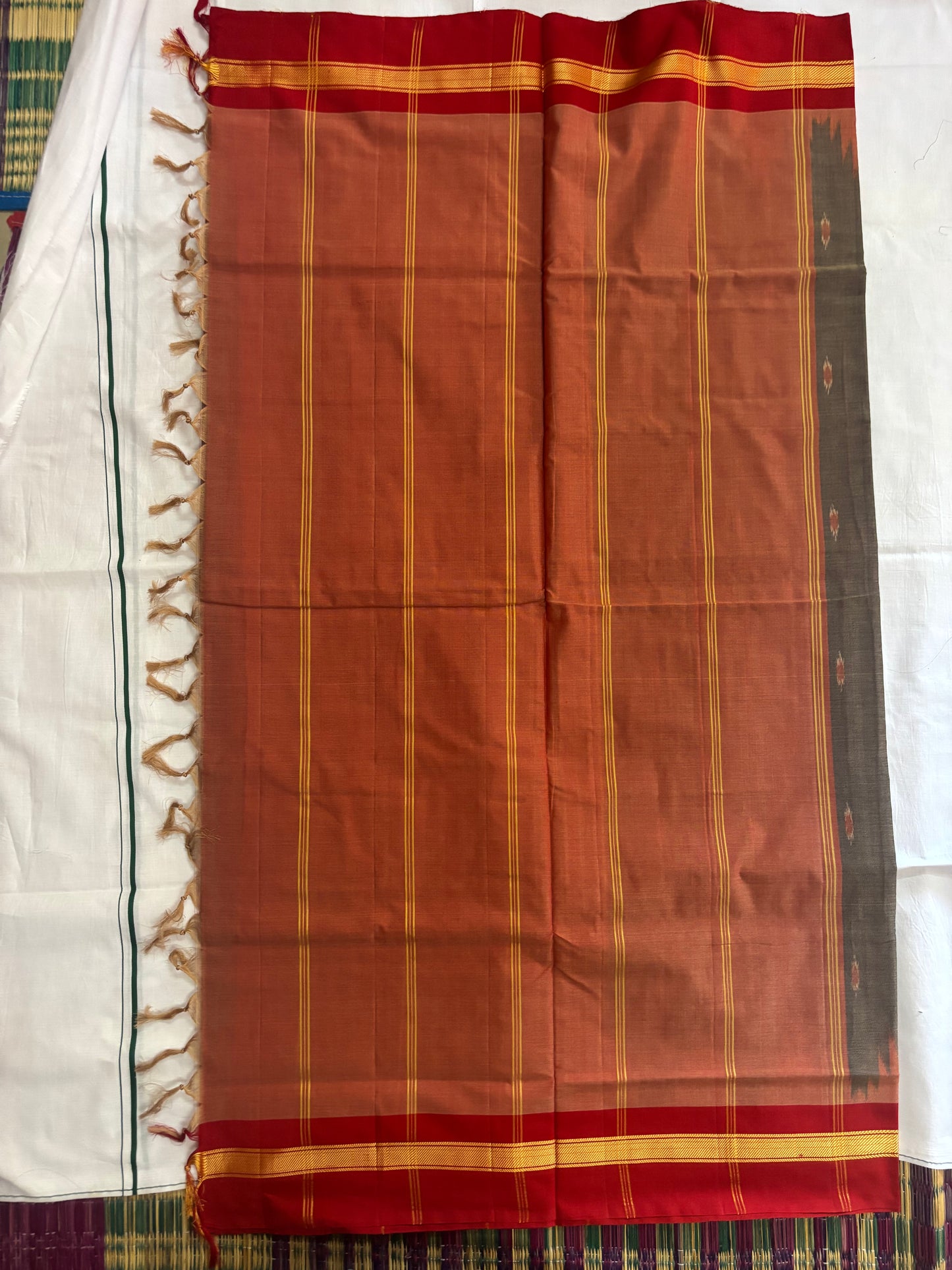 Tanvitha handloom Chettinad pure cotton saree with temple border - no blouse
