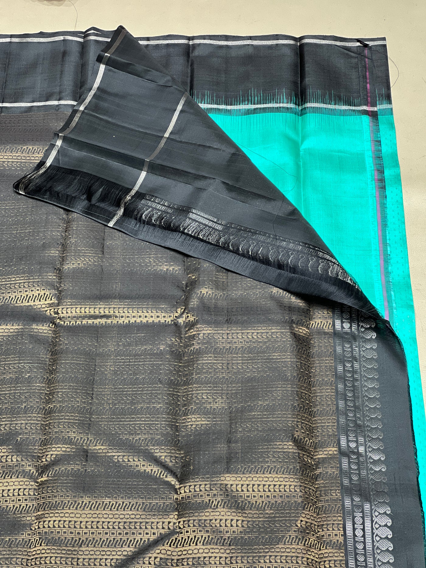 Thanimayil handloom softsilk saree - Pure silk saree-AV103