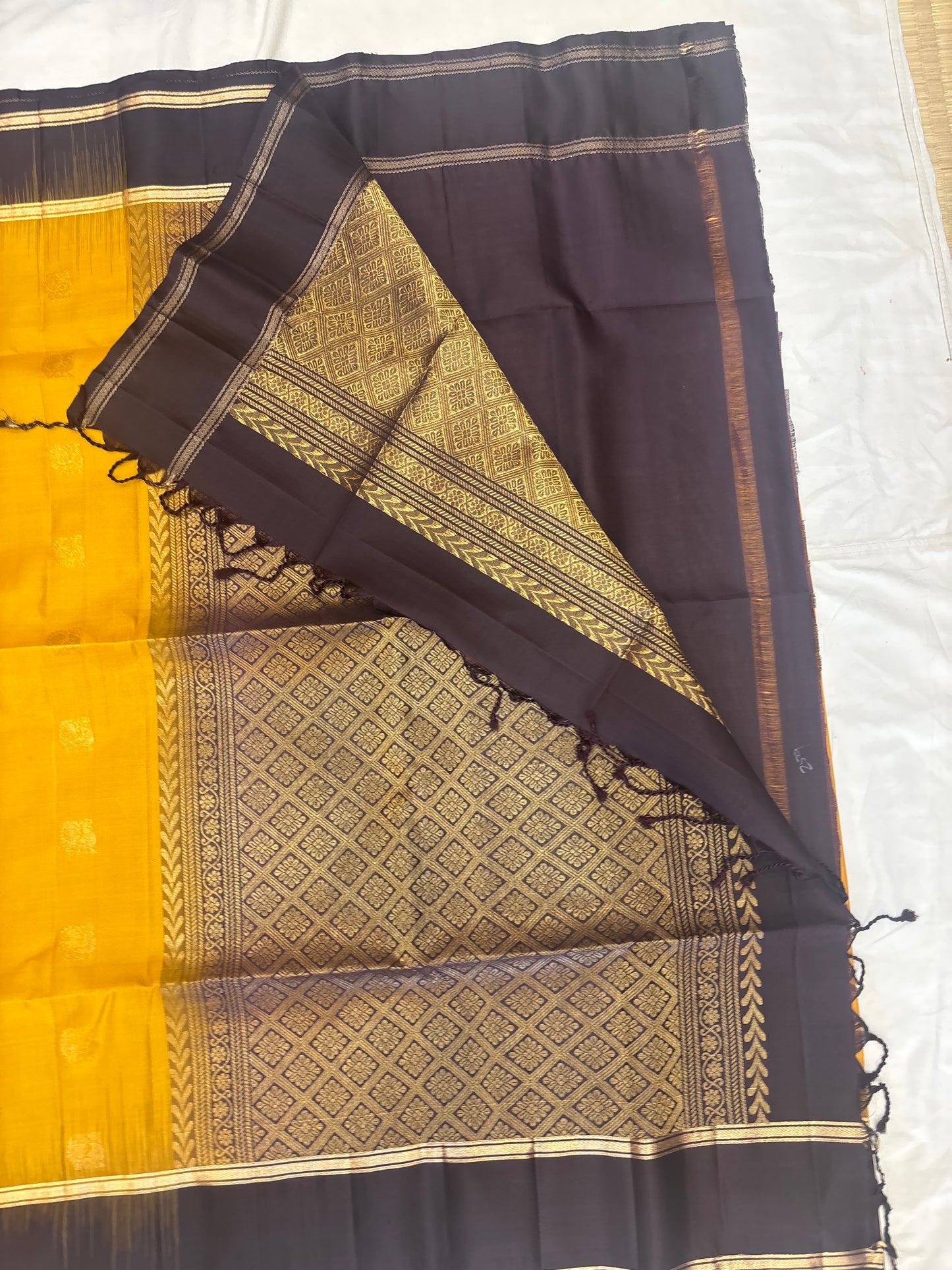 Malarvai handloom softsilk saree - Pure silk saree