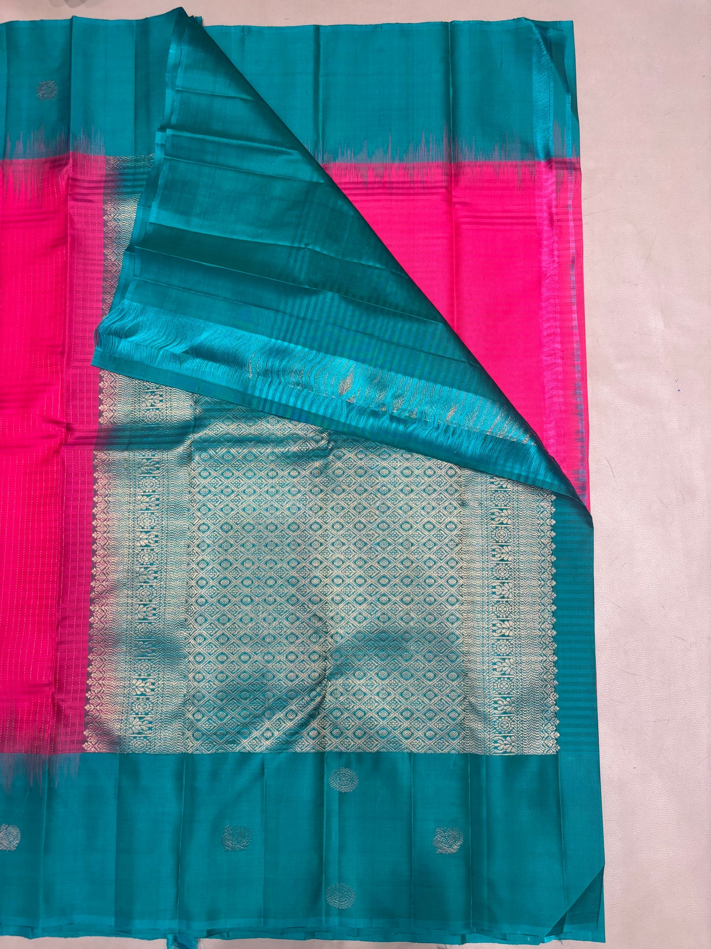 Charu Latha vaira oosi handloom softsilk saree - Pure silk saree-AK1112