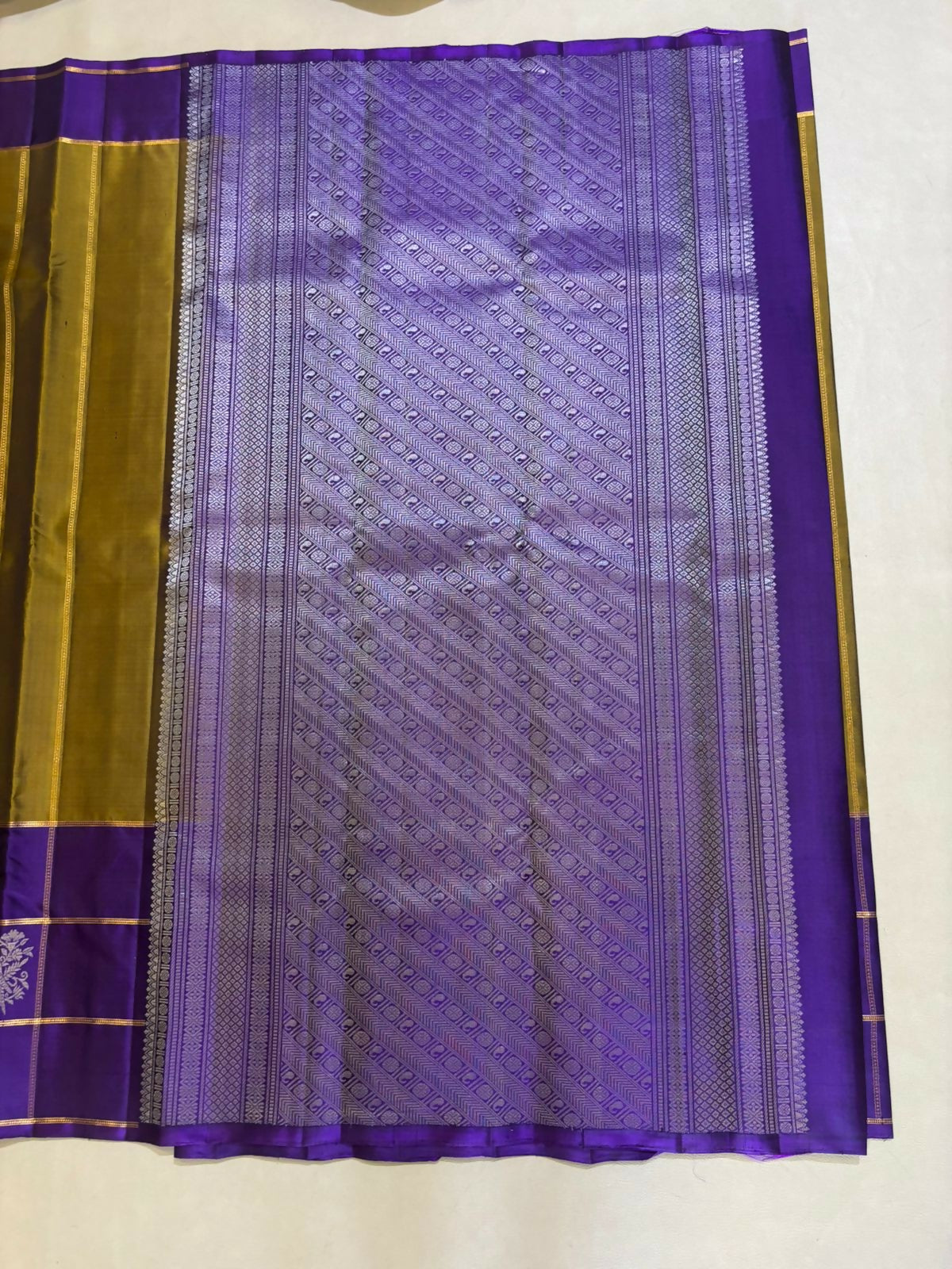 Nirva hnadloom softsilk saree - Pure silk saree