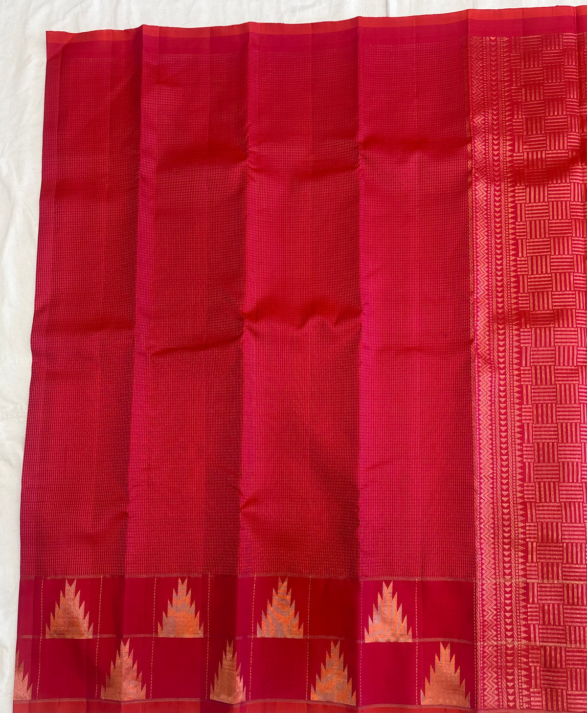 Pranavi temple border red handloom softsilk saree - Pure silk saree