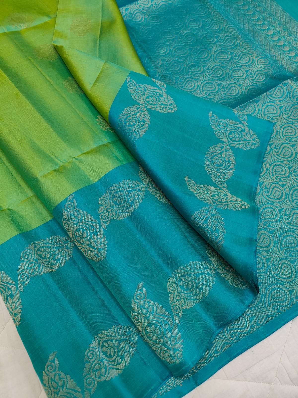 Turning Border Soft Silk - Double warp handloom softsilk