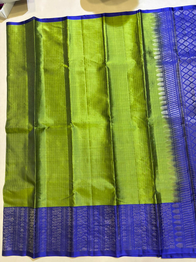 Tanvi parrot green handloom softsilk saree - Vaira oosi design - Pure silk saree