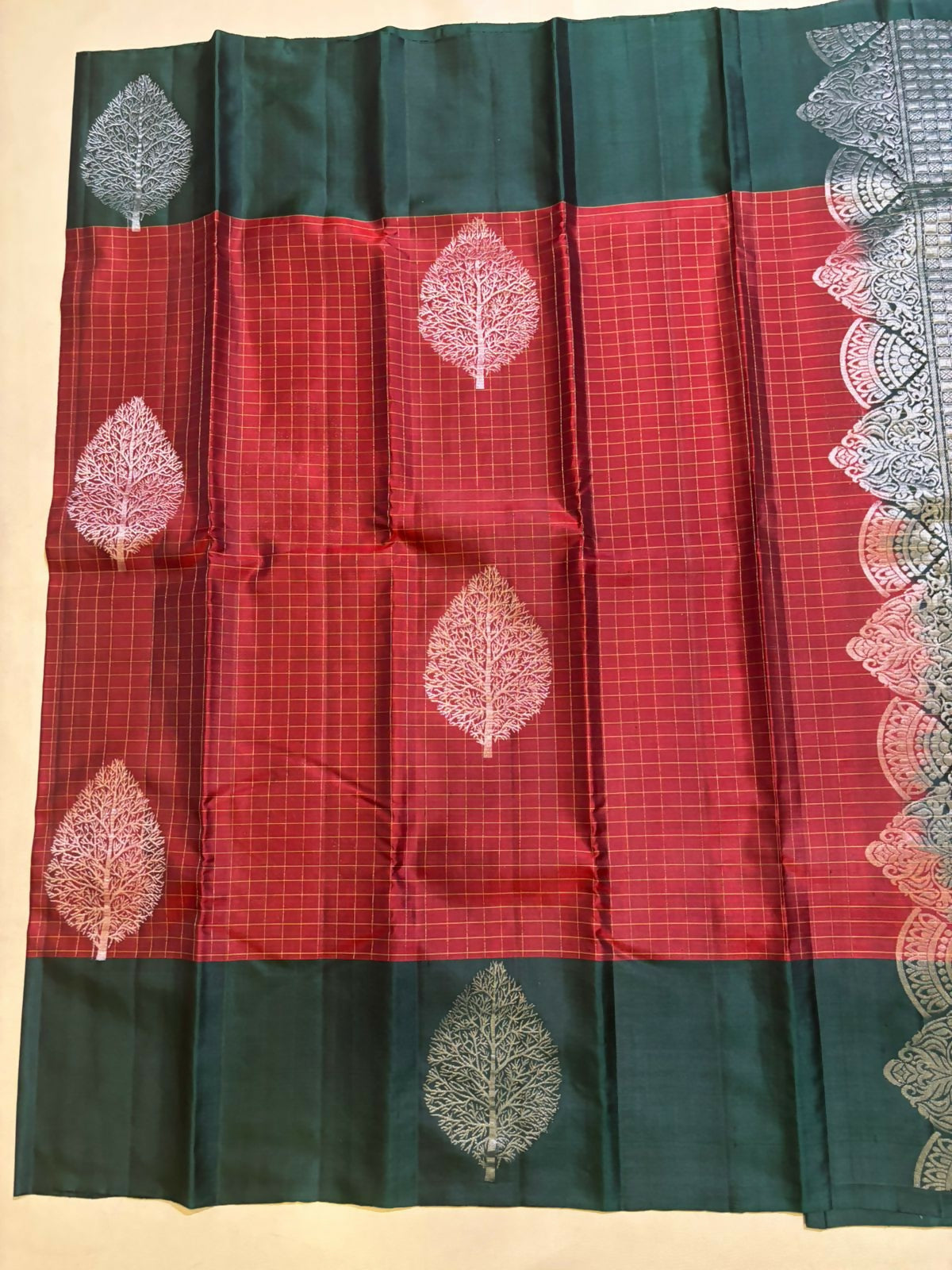 Amirtha handloom checked softsilk saree - Pure silk saree