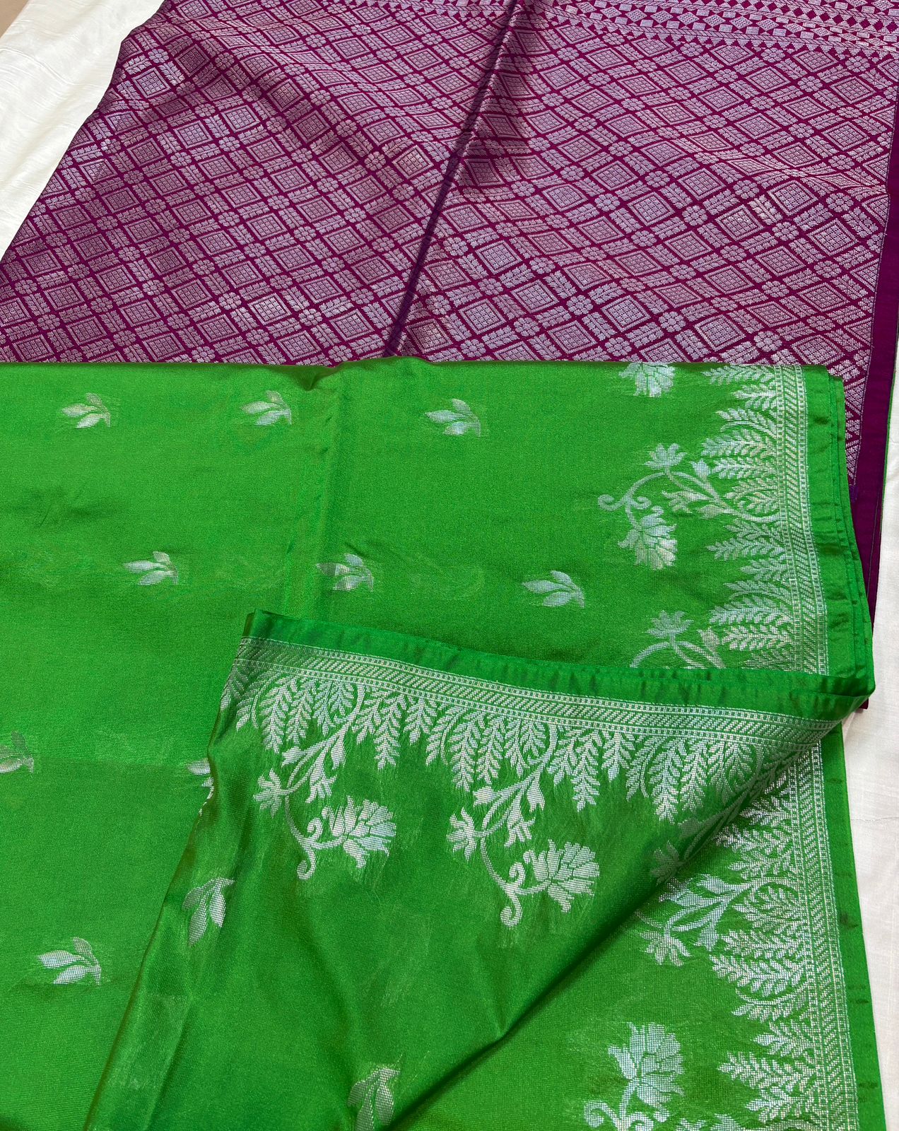 Semi Silk -Turning Borders