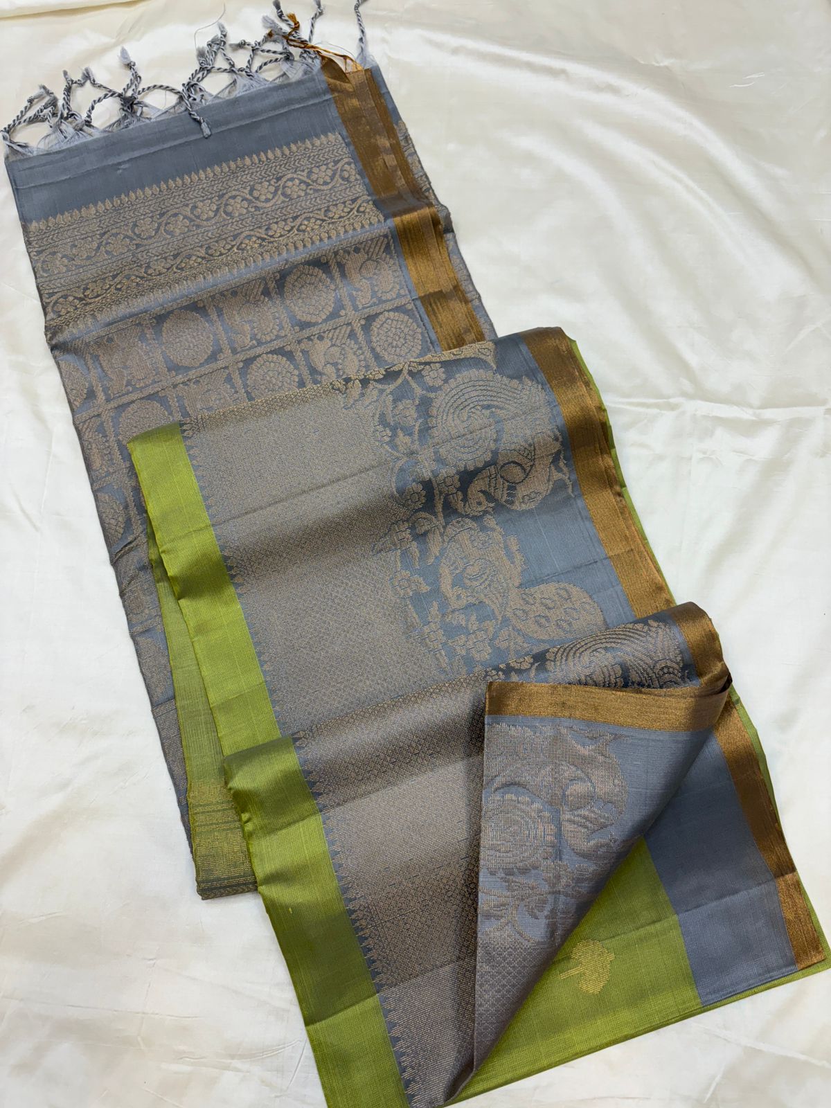 Mayil Turning - Handloom softsilk saree
