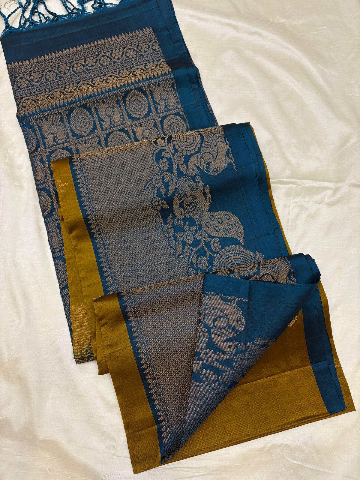 Mayil Turning - Handloom softsilk saree