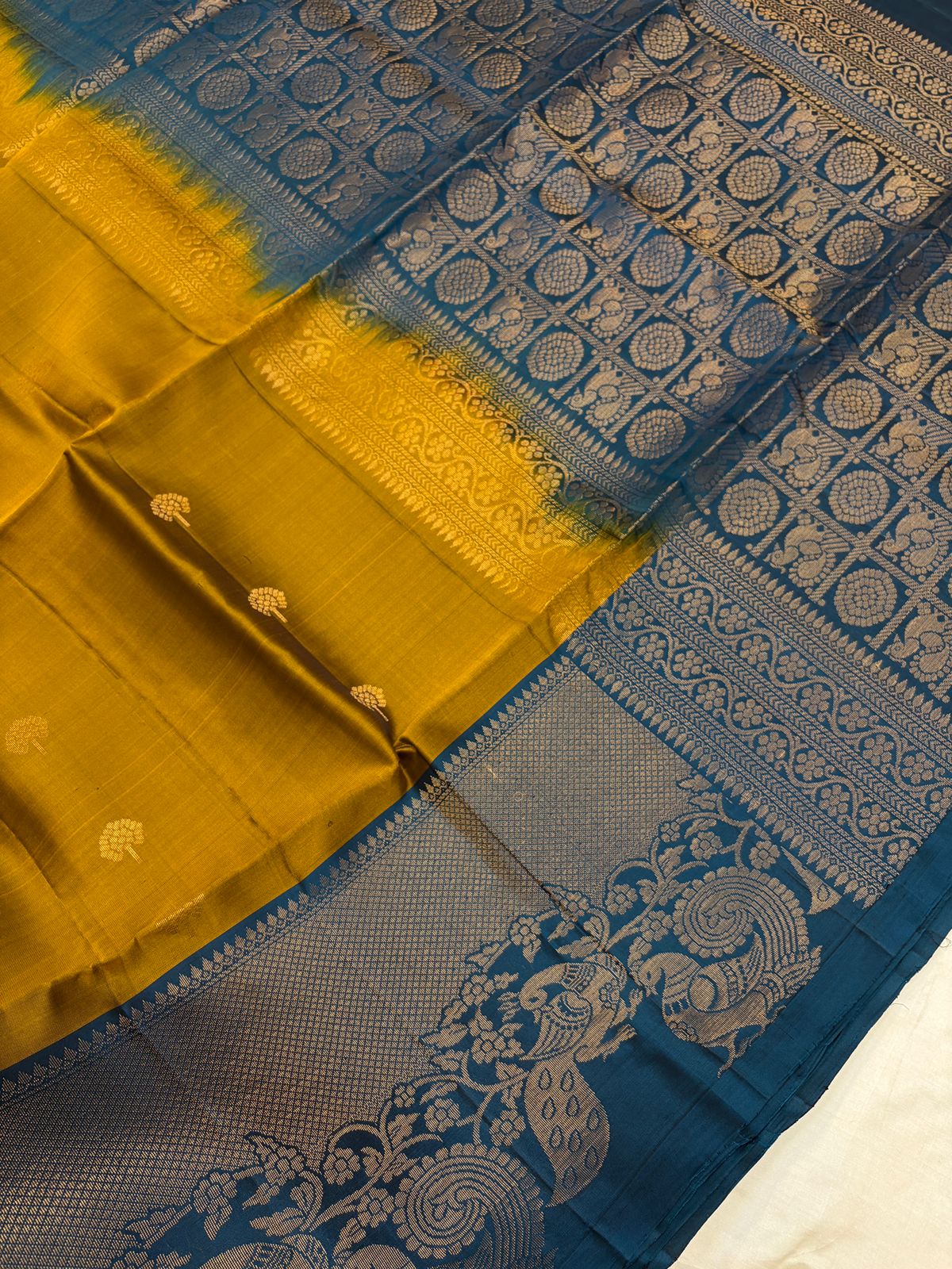 Mayil Turning - Handloom softsilk saree