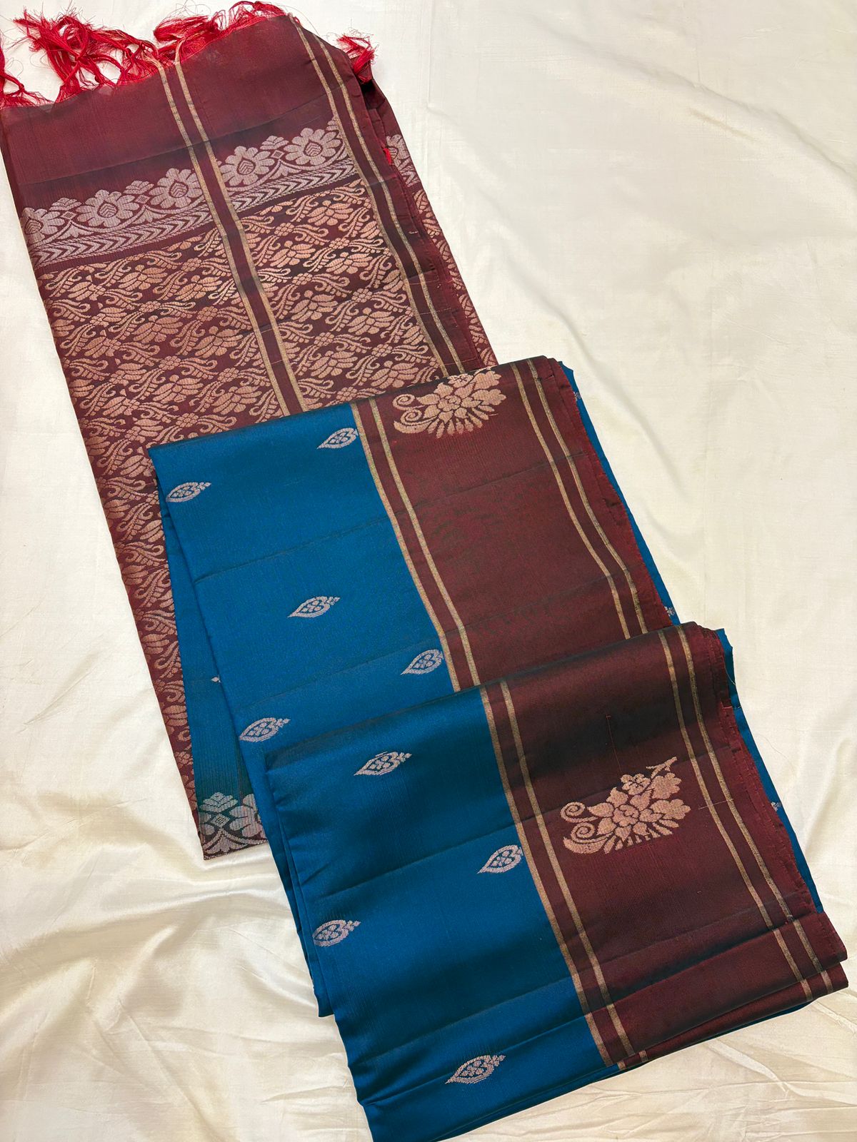 Uppada Contrast Borders