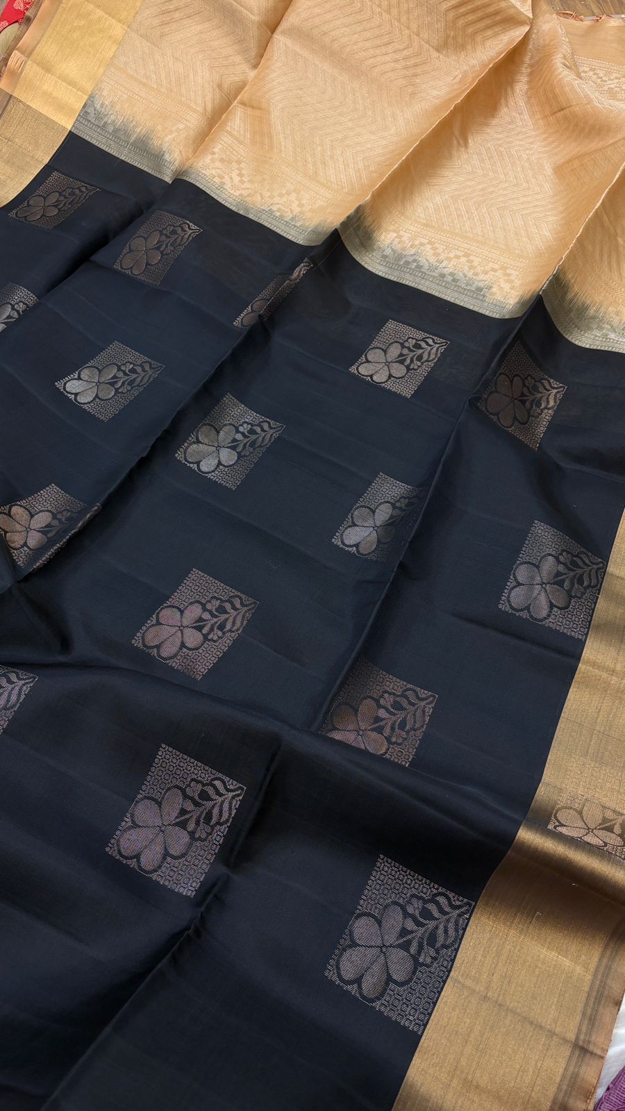Bavanchi Border Soft Silk - Pure silk saree