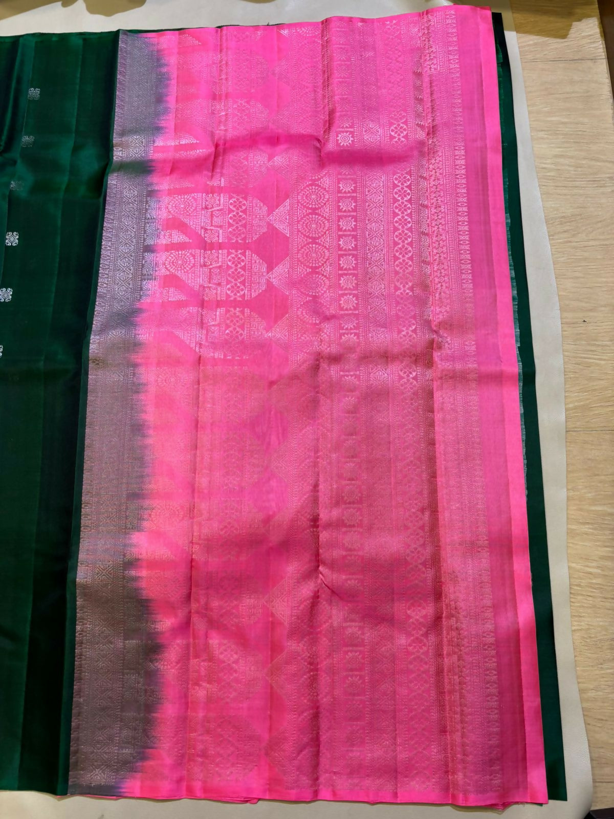 Vaeru softsilk saree - Handloom softsilk saree