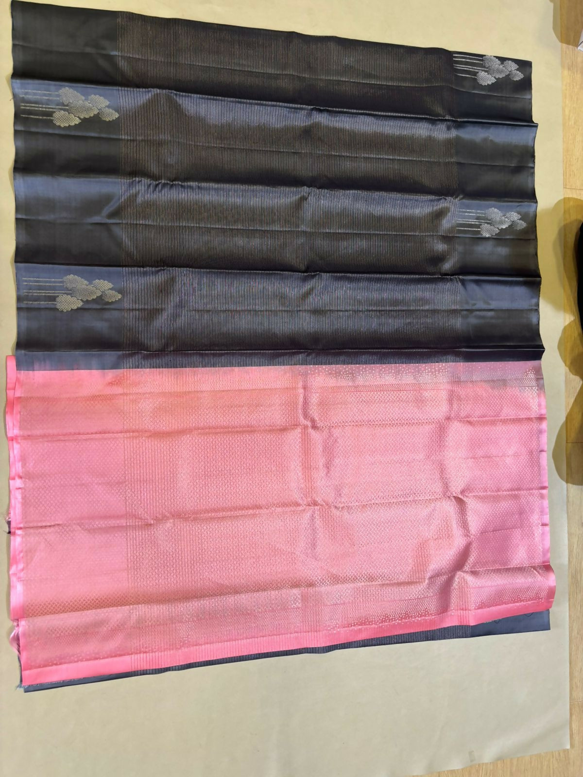 Vynaa handloom softsilk saree - Pure silk saree