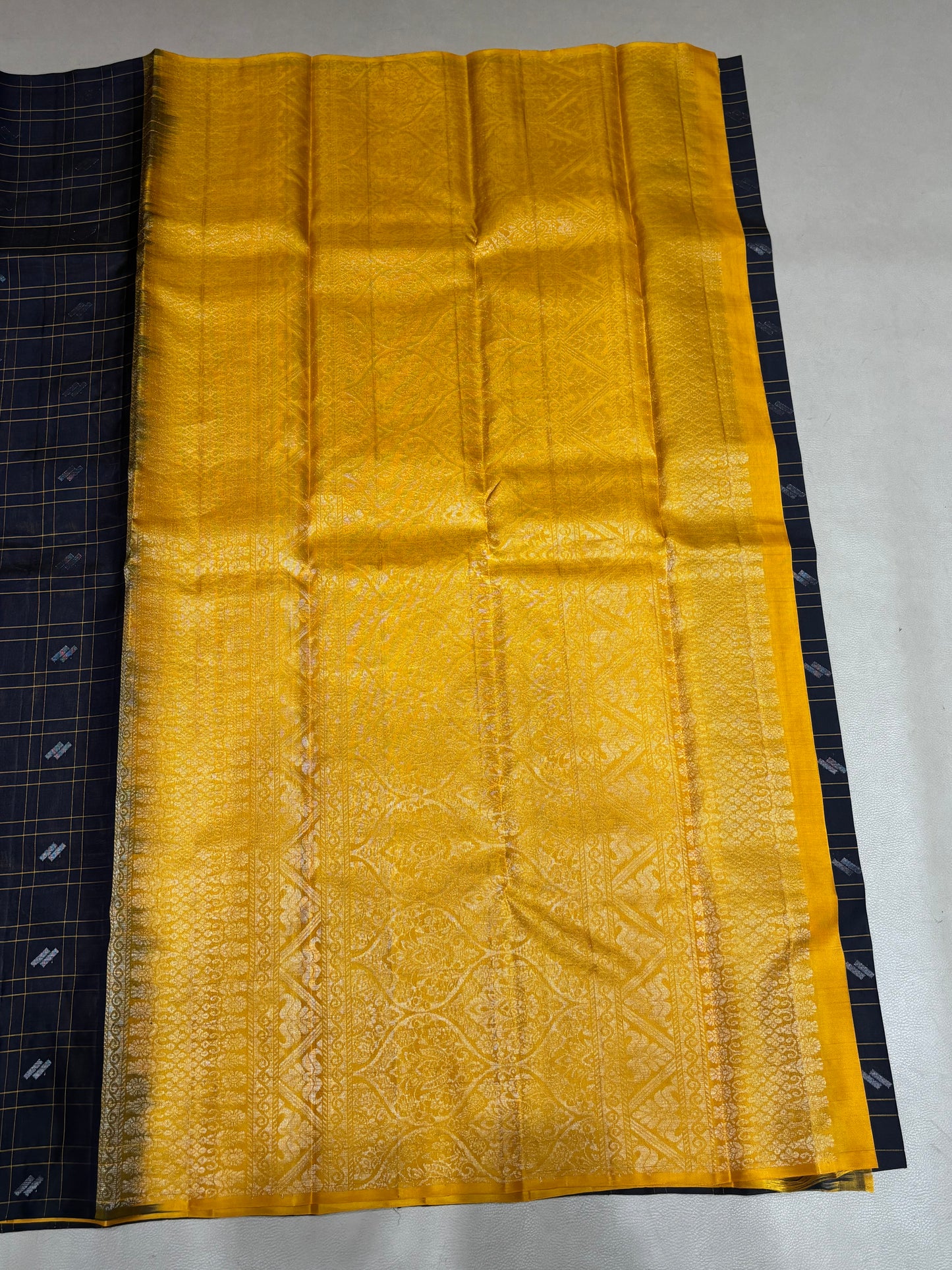 Paarvai handloom softsilk saree - Pure silk saree-AK1118