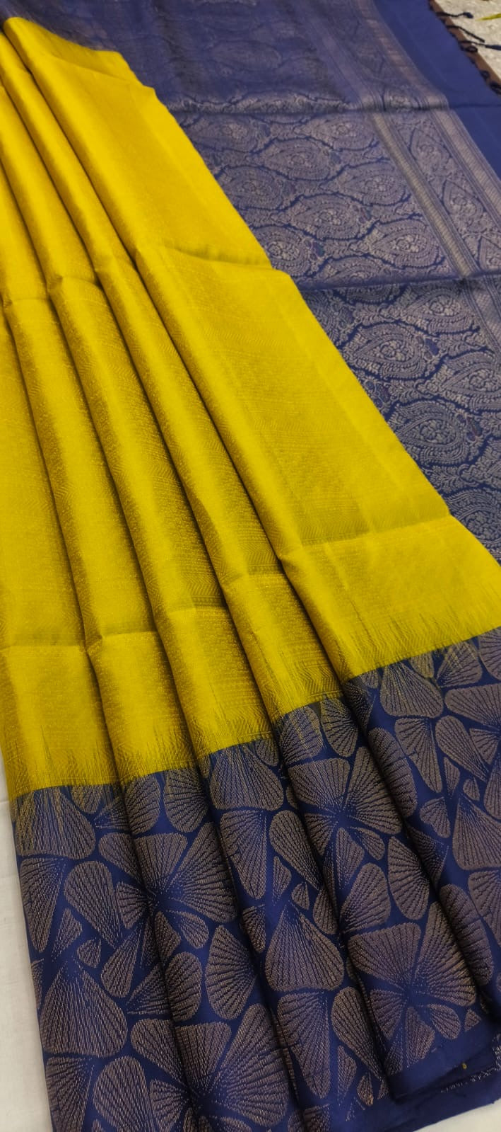 Ruhani handloom softsilk saree - Pure silk saree-AK1101