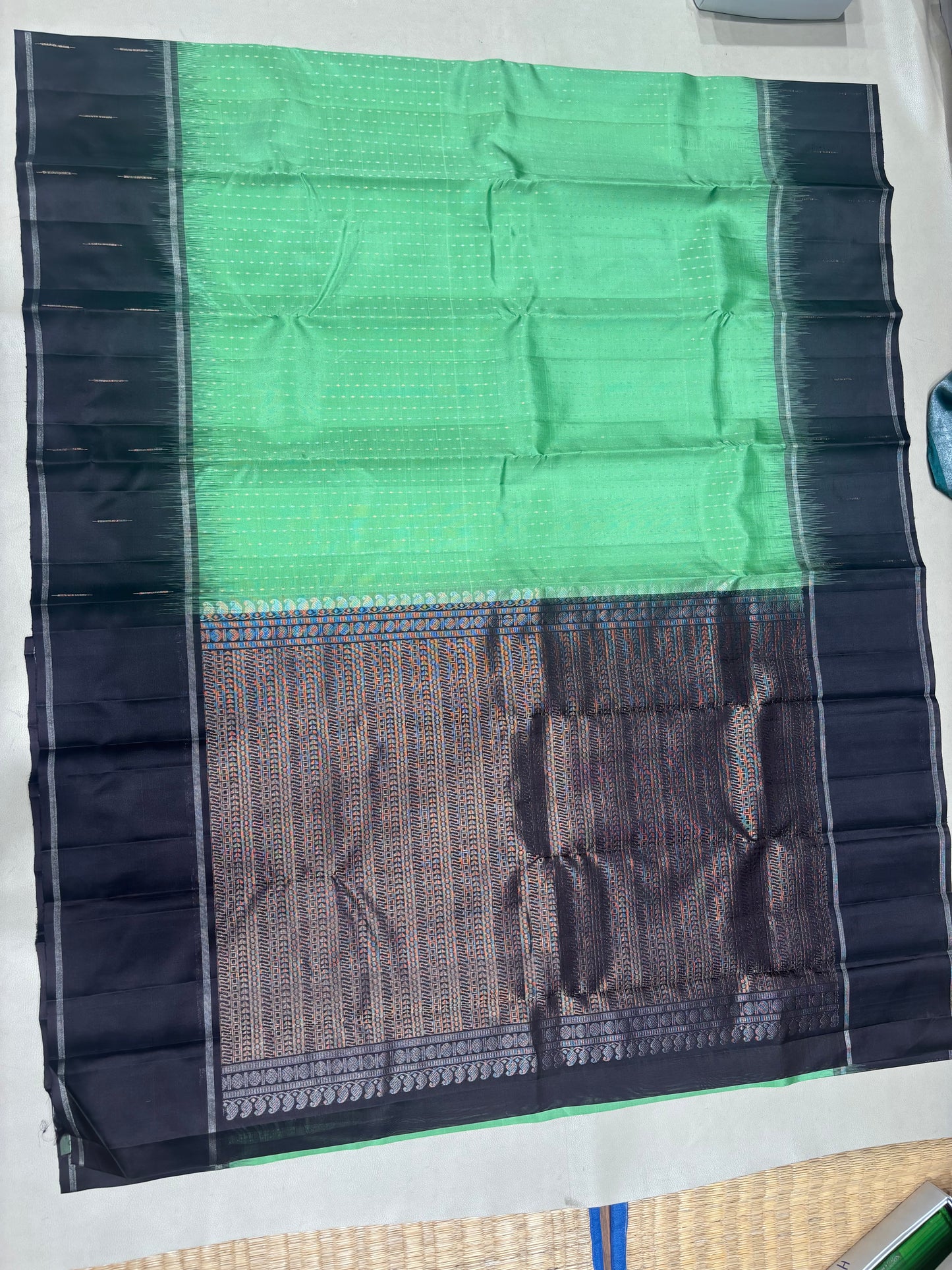 Melinam green & black handloom softsilk saree - Pure silk saree