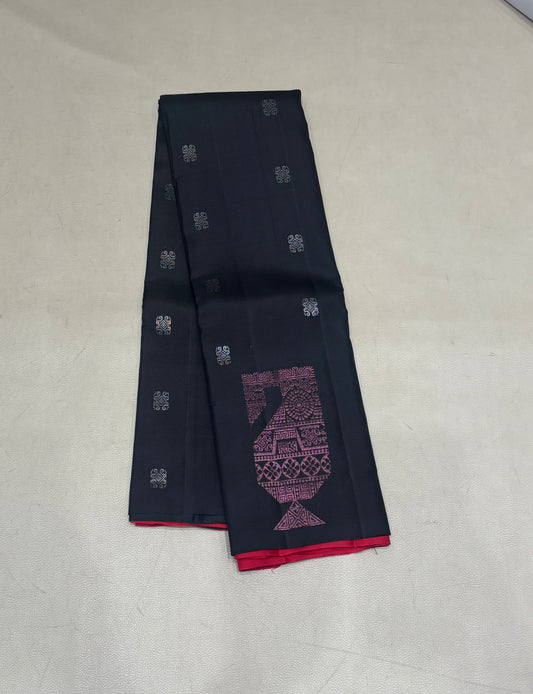 Vaeru black & red handloom softsilk saree - Pure silk saree