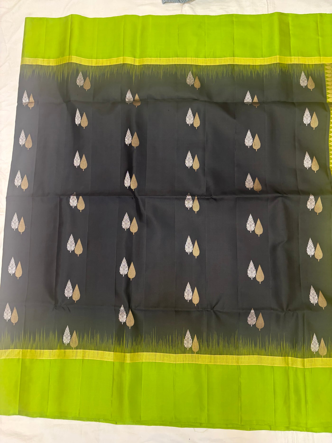 Vainavi handloom softsilk saree - Pure silk saree