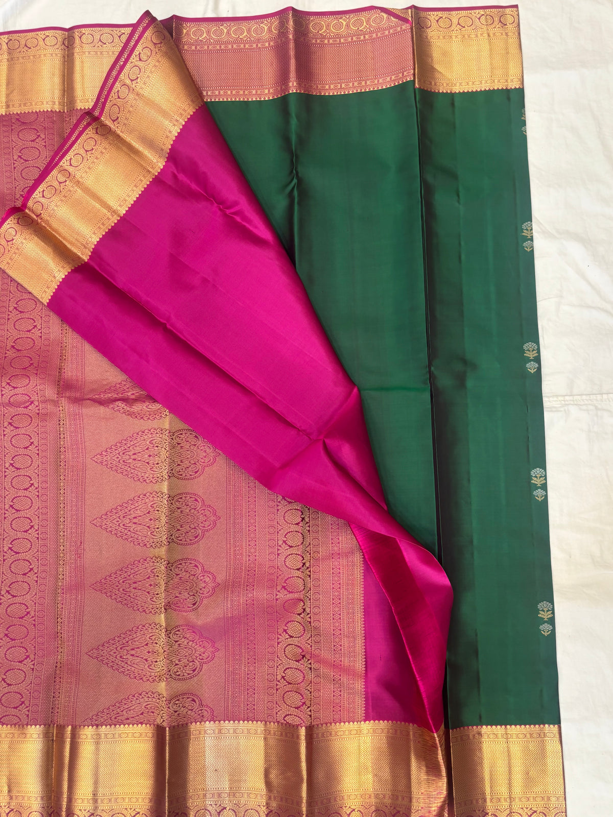 Ilavenil handloom softsilk saree - Pure silk saree