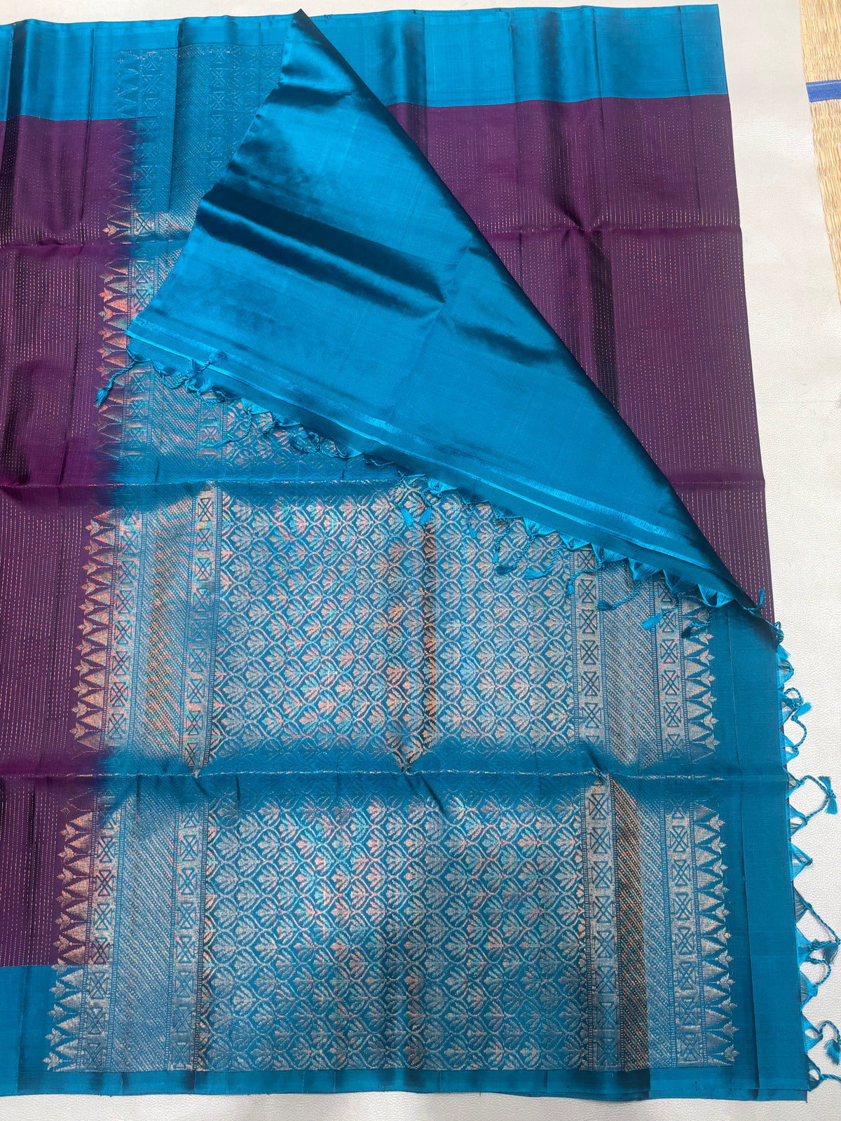 Vasundha vaira oosi handloom softsilk saree - Pure silk saree