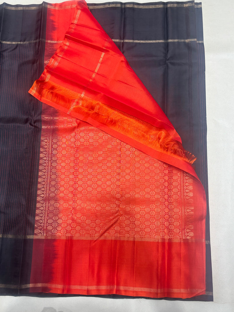 Kaarkuzhal black handloom softsilk saree - Pure silk saree