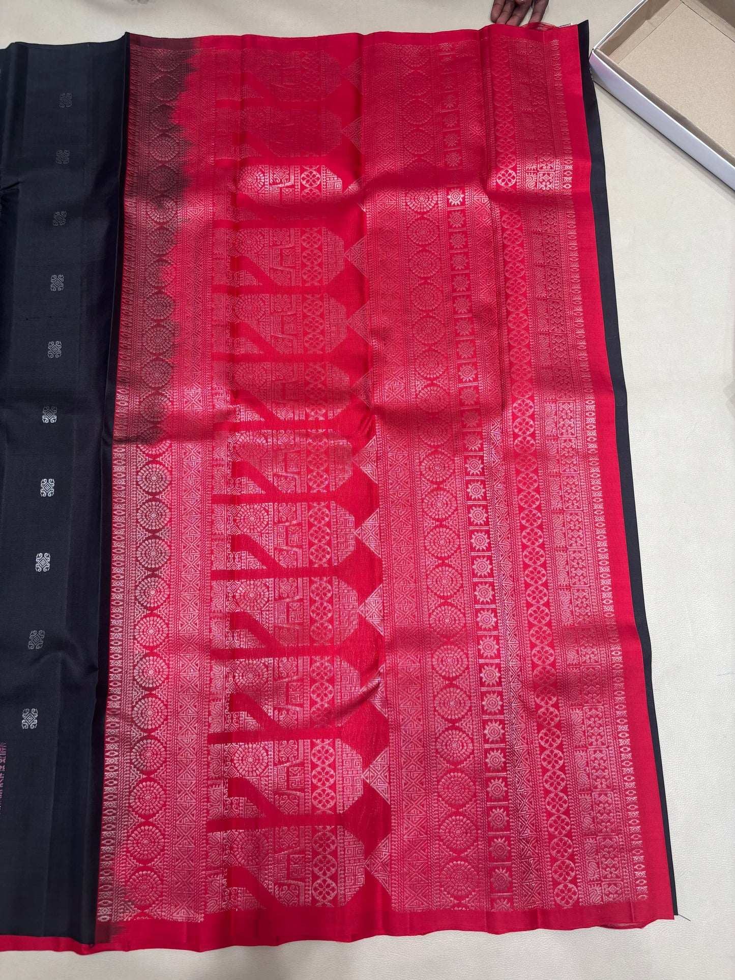 Vaeru black & red handloom softsilk saree - Pure silk saree