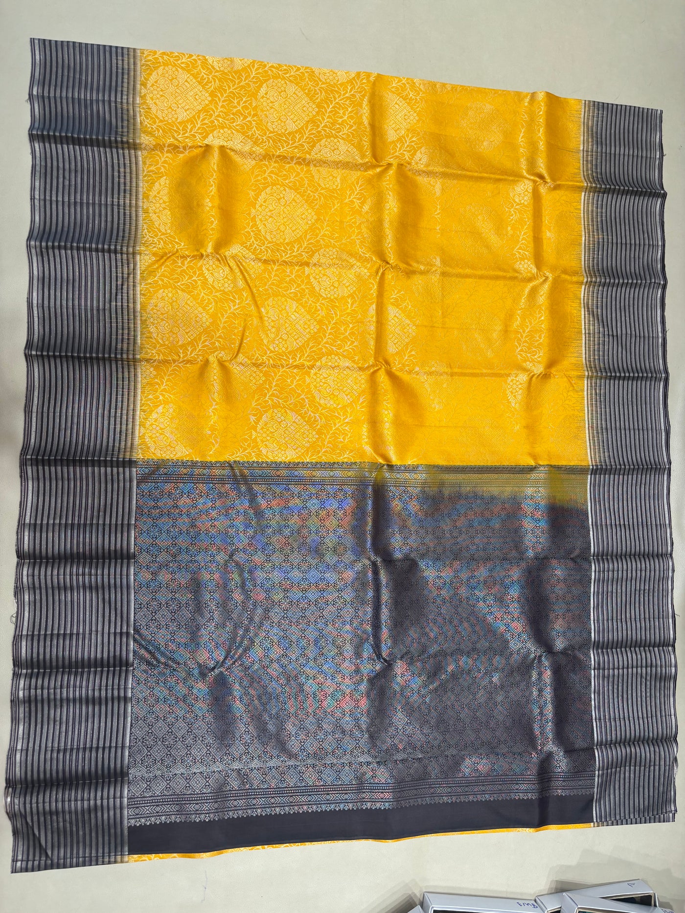 Riyanvi handloom softsilk saree- Pure silk saree- all self contrast - ASC1101