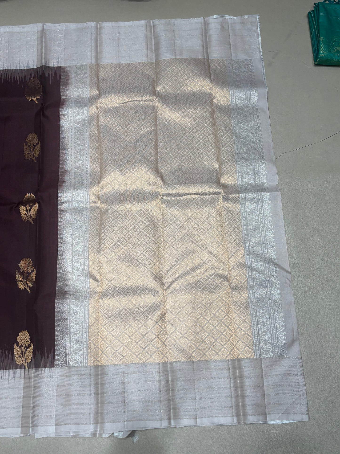 Niraavi coffee brown handloom softsilk saree - Pure silk saree