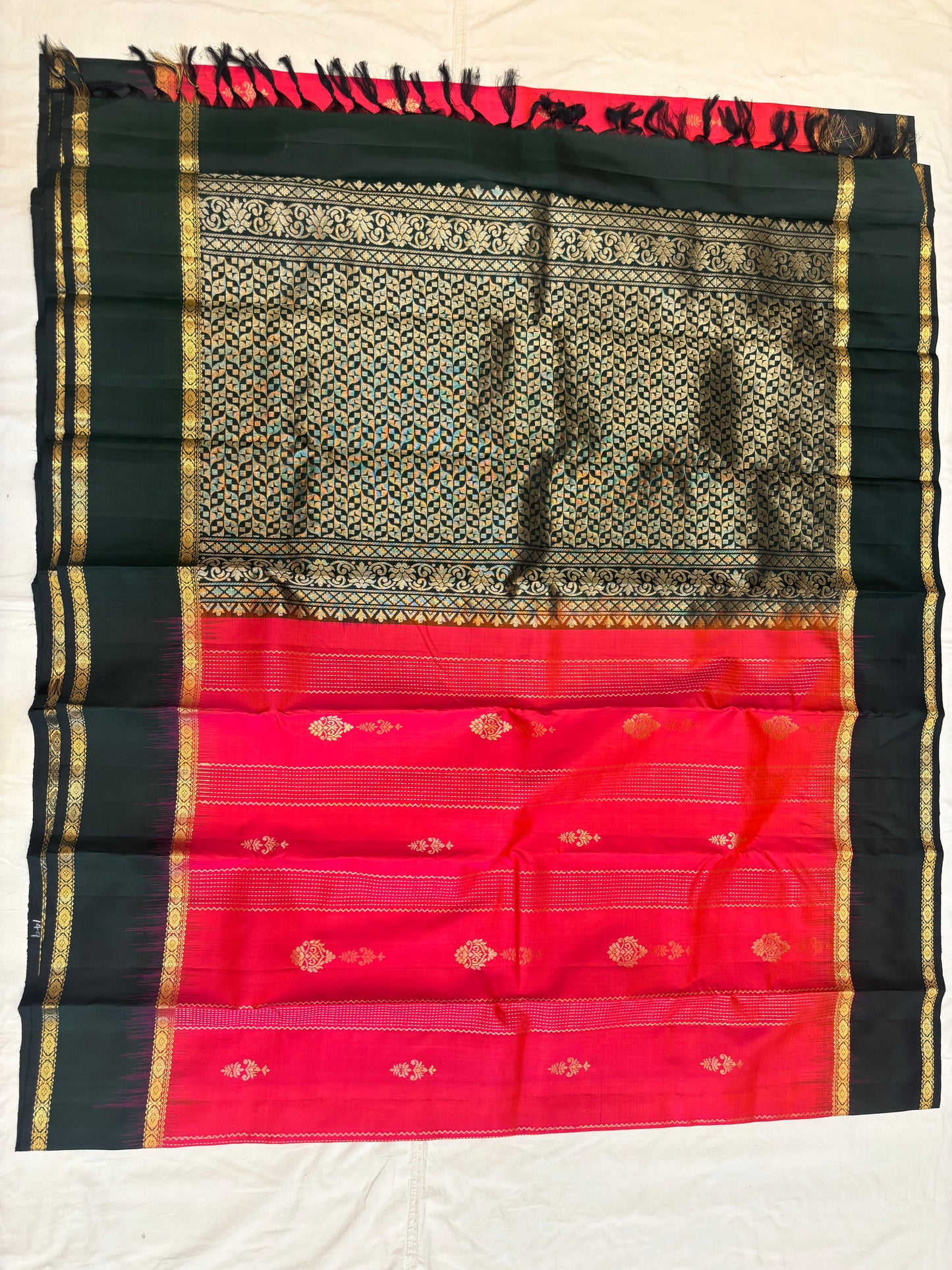 Vandhana handloom softsilk saree - Pure silk saree