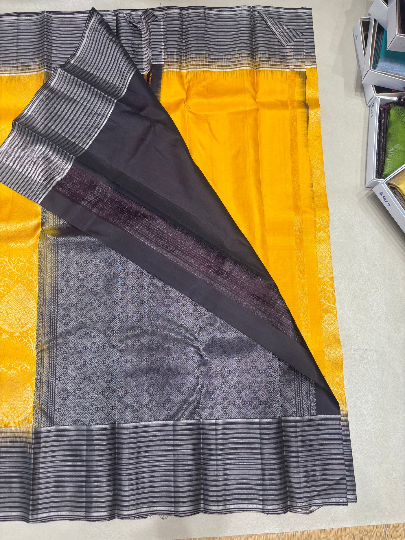 Riyanvi handloom softsilk saree- Pure silk saree- all self contrast - ASC1101