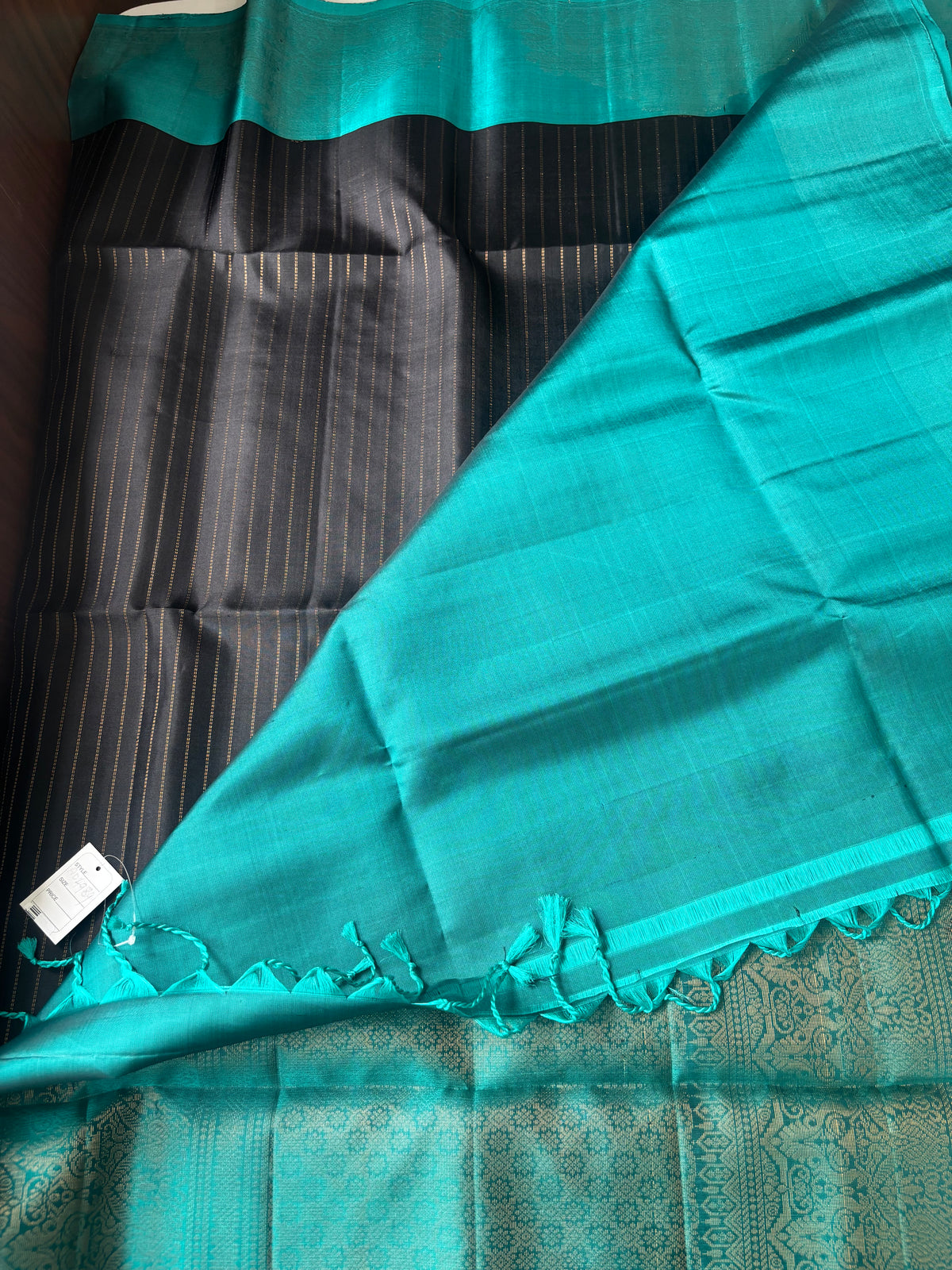 Karumugil black handloom softsilk saree - Pure silk saree
