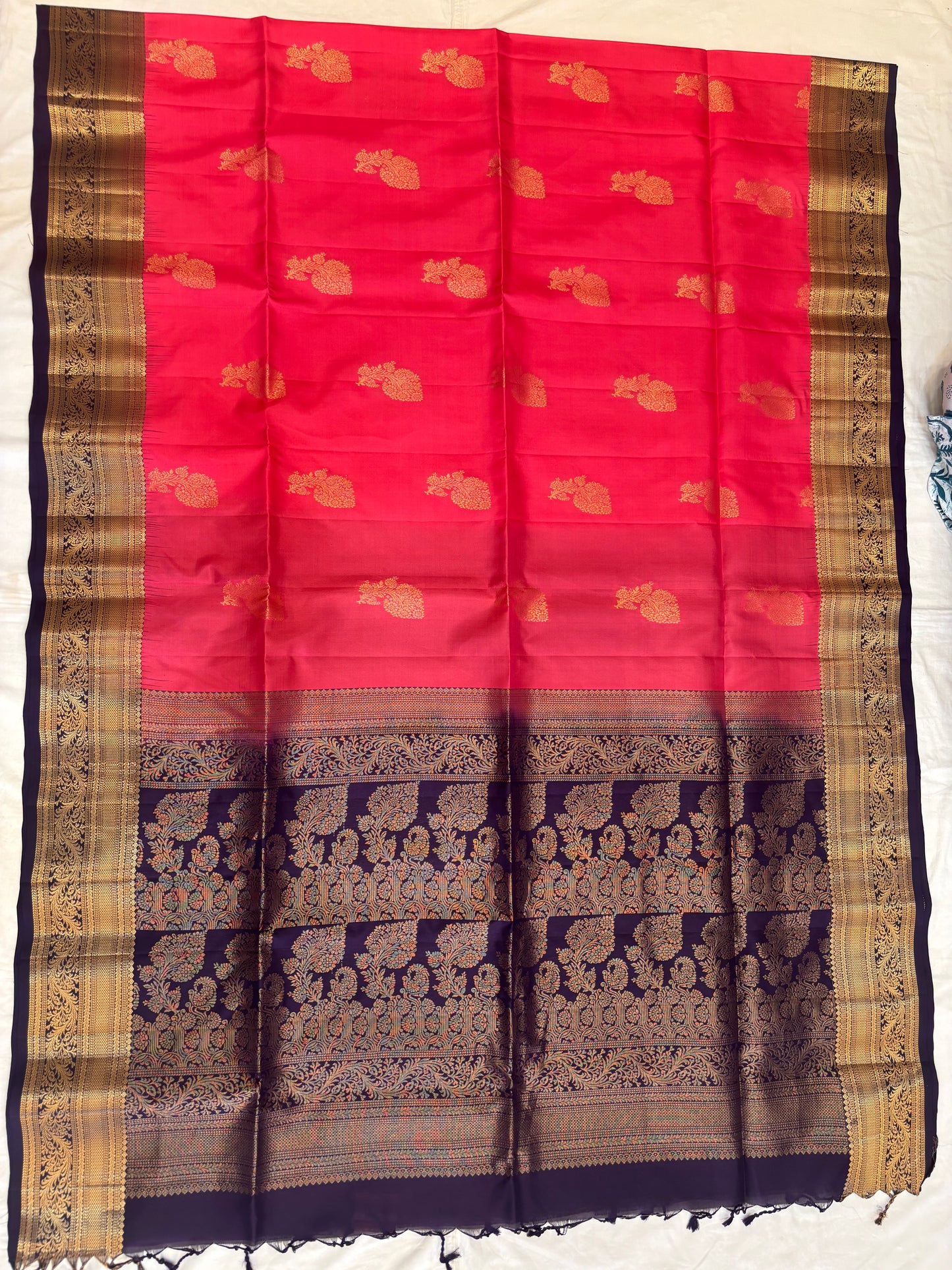 Niveda handloom softsilk saree- Pure silk saree