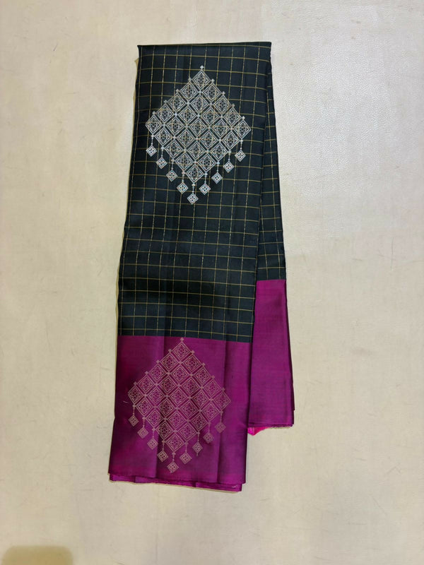 Thanima bottle green handloom softsilk saree - Pure silk saree