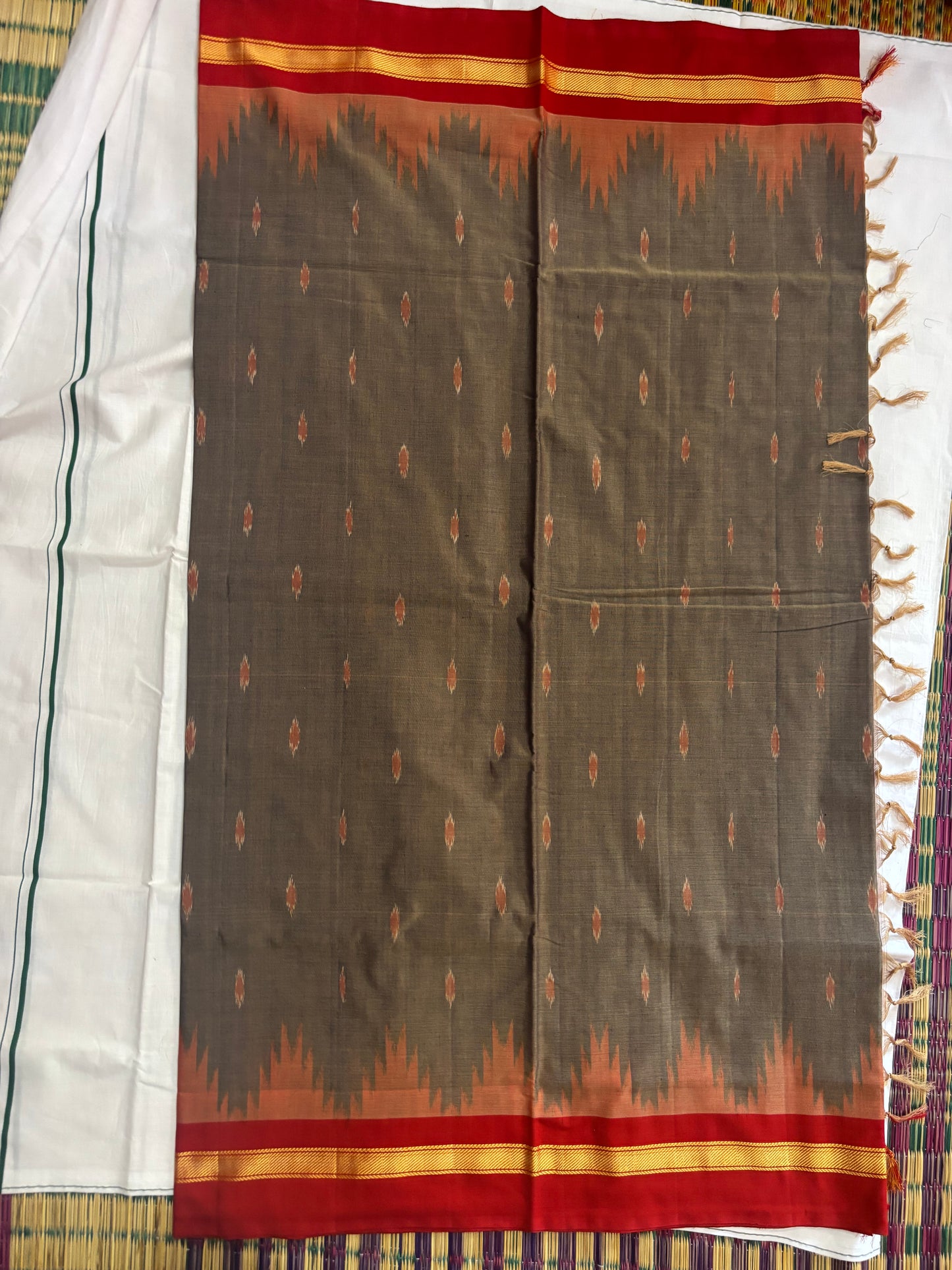 Tanvitha handloom Chettinad pure cotton saree with temple border - no blouse