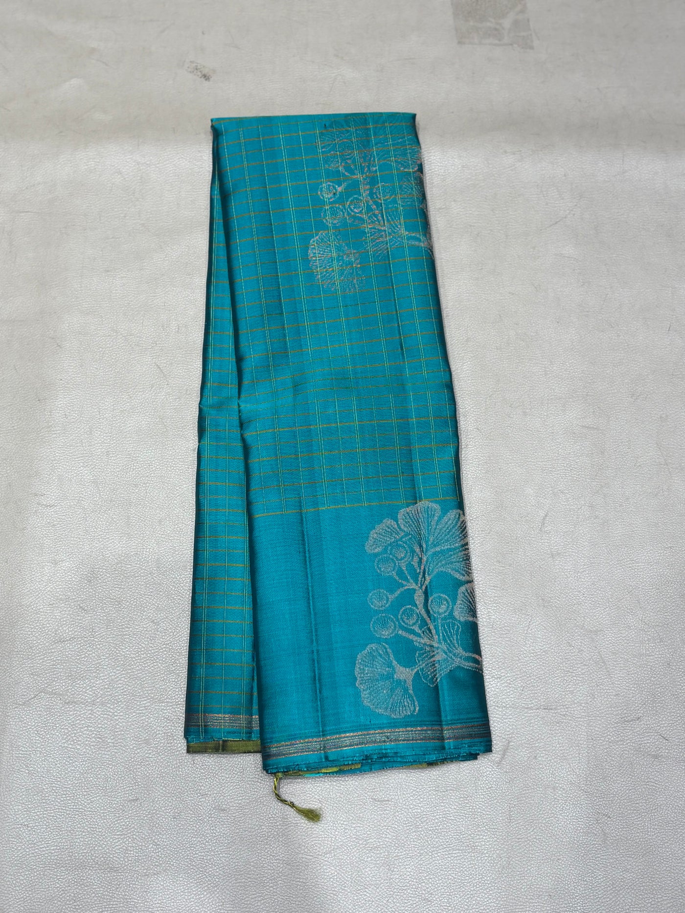 Devika thread checks handloom softsilk saree - Pure silk saree