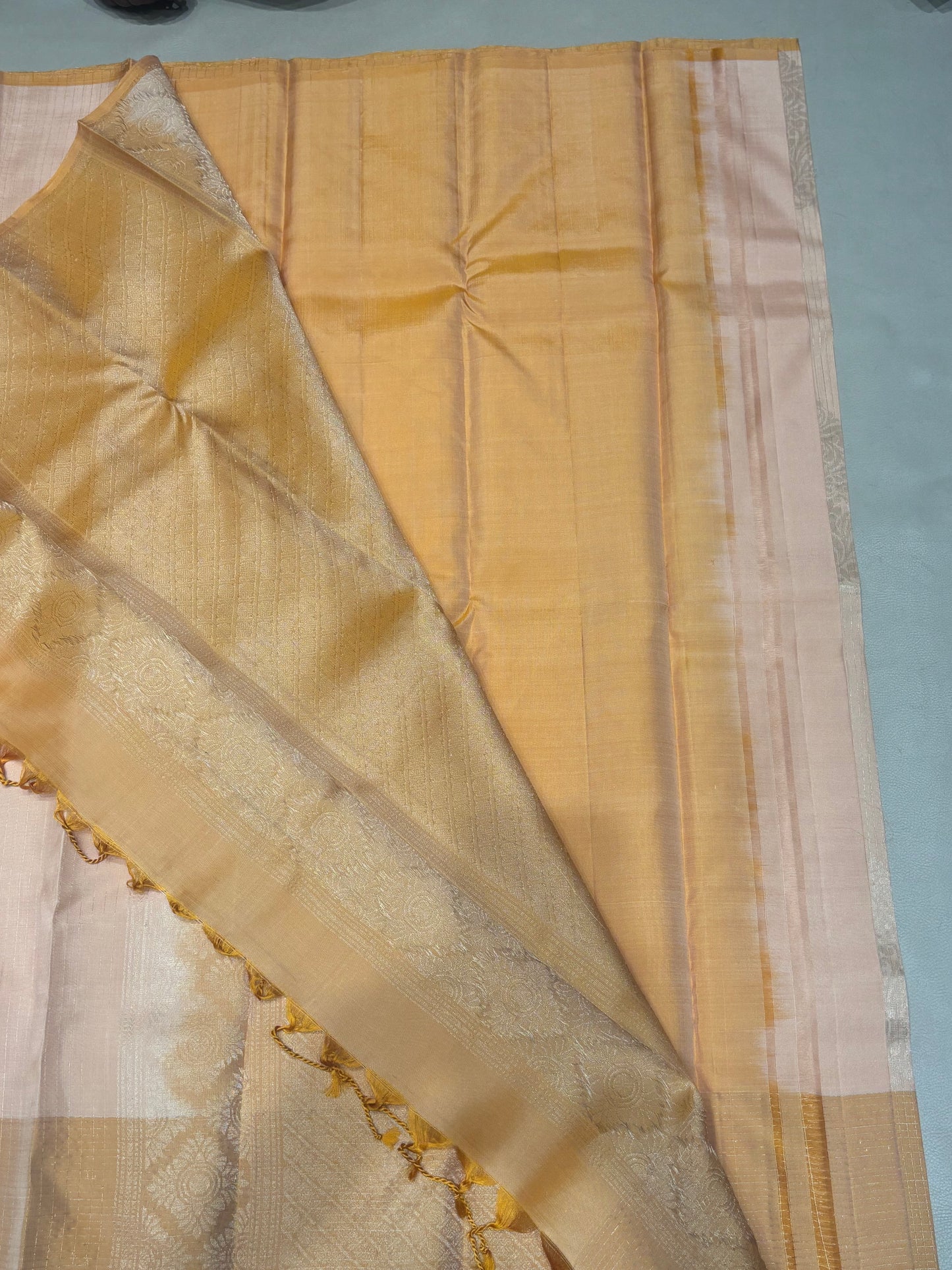 Vaidoori dusty peach handloom vaira oosi softsilk saree - Pure silk saree